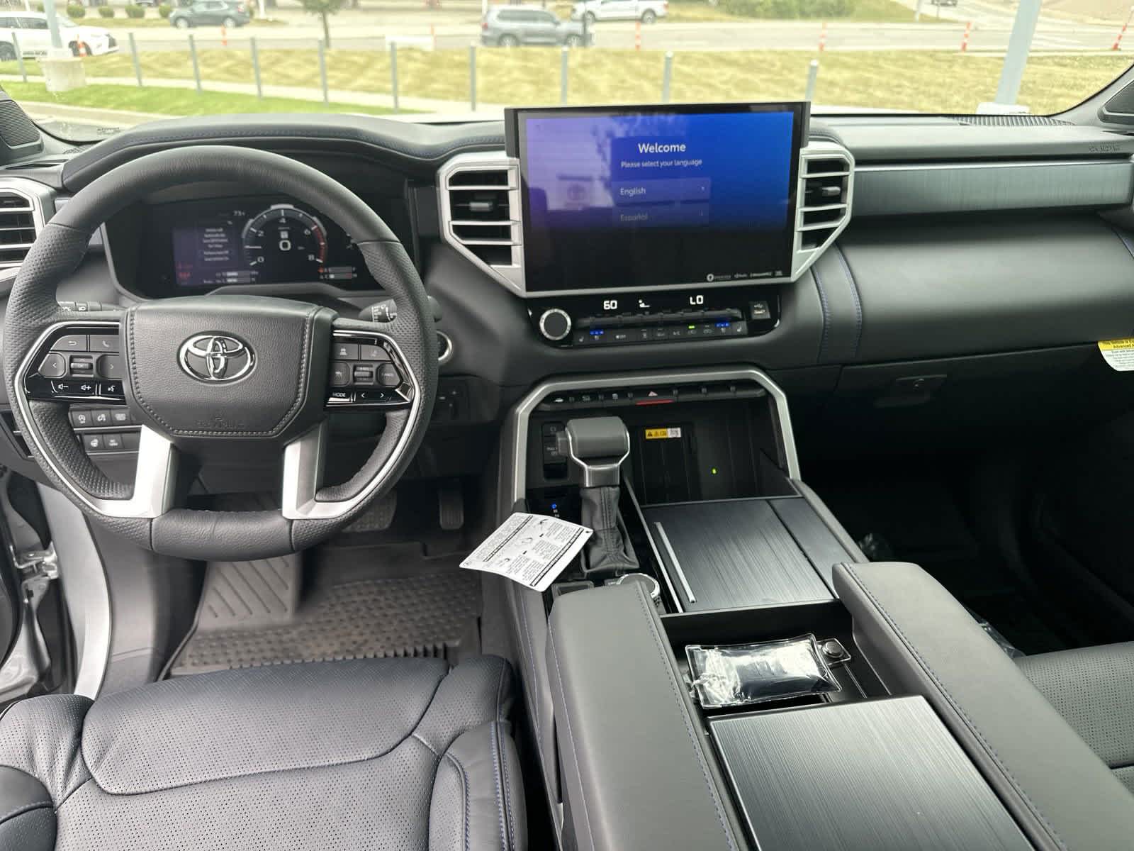 2024 Toyota Tundra Platinum CrewMax 5.5 Bed 17