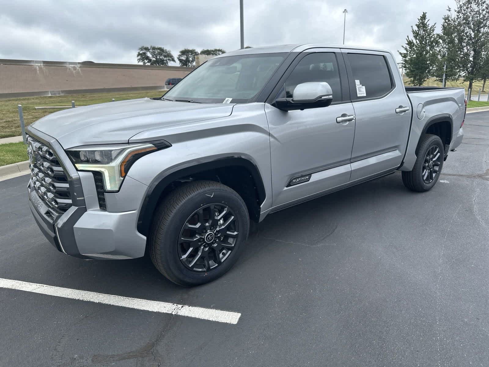 2024 Toyota Tundra Platinum CrewMax 5.5 Bed 4