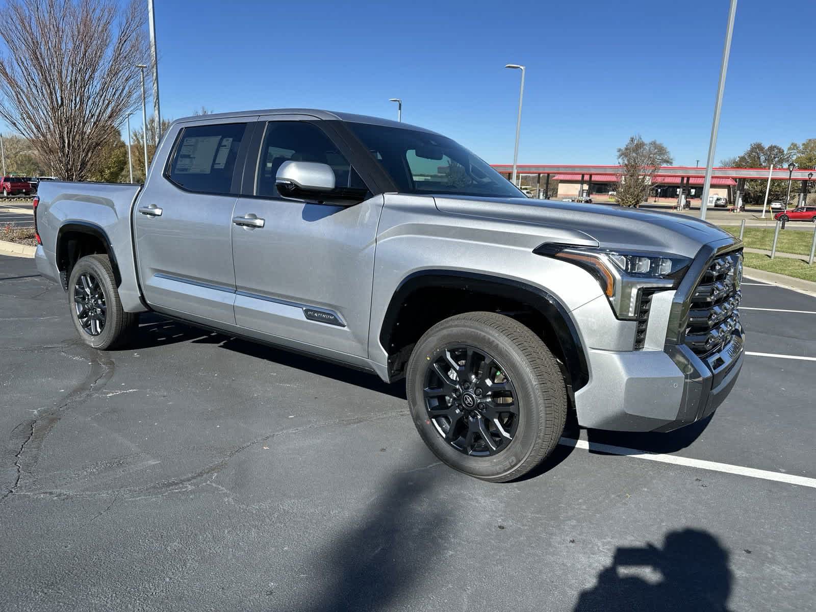 2025 Toyota Tundra PLATINUM 8