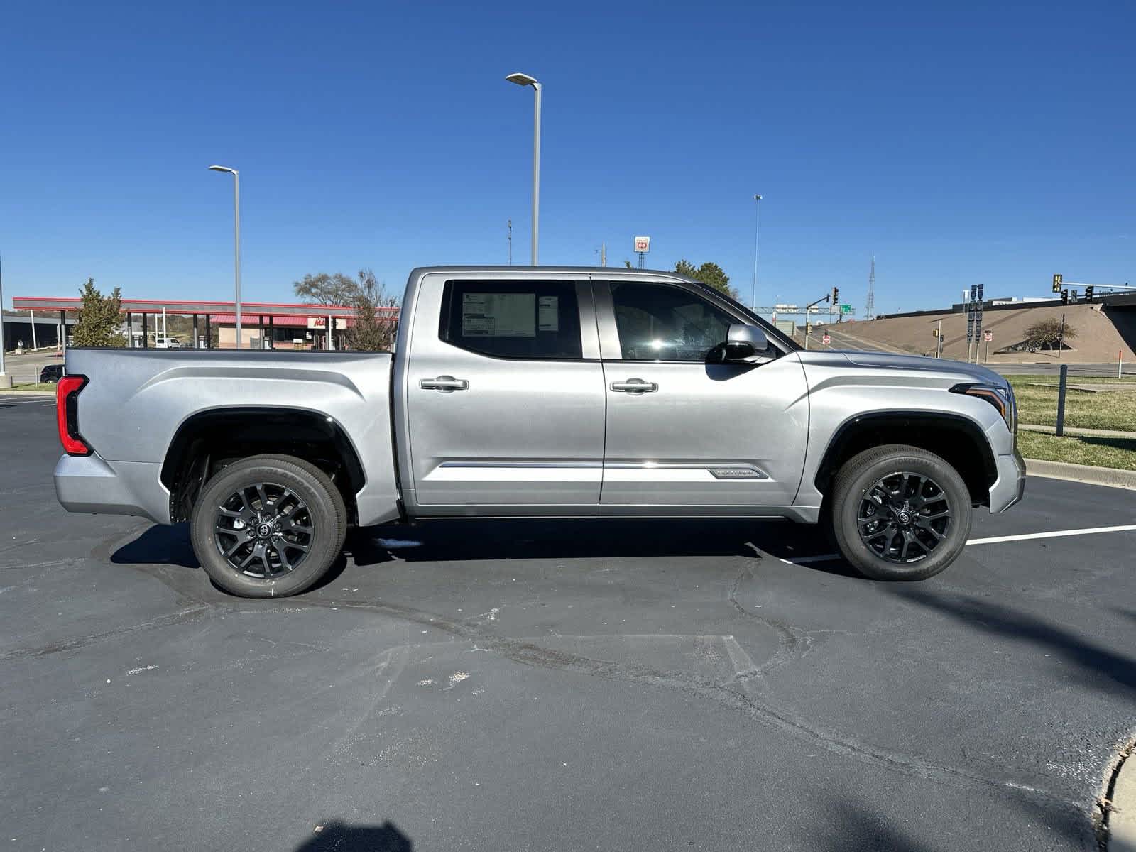 2025 Toyota Tundra PLATINUM 15