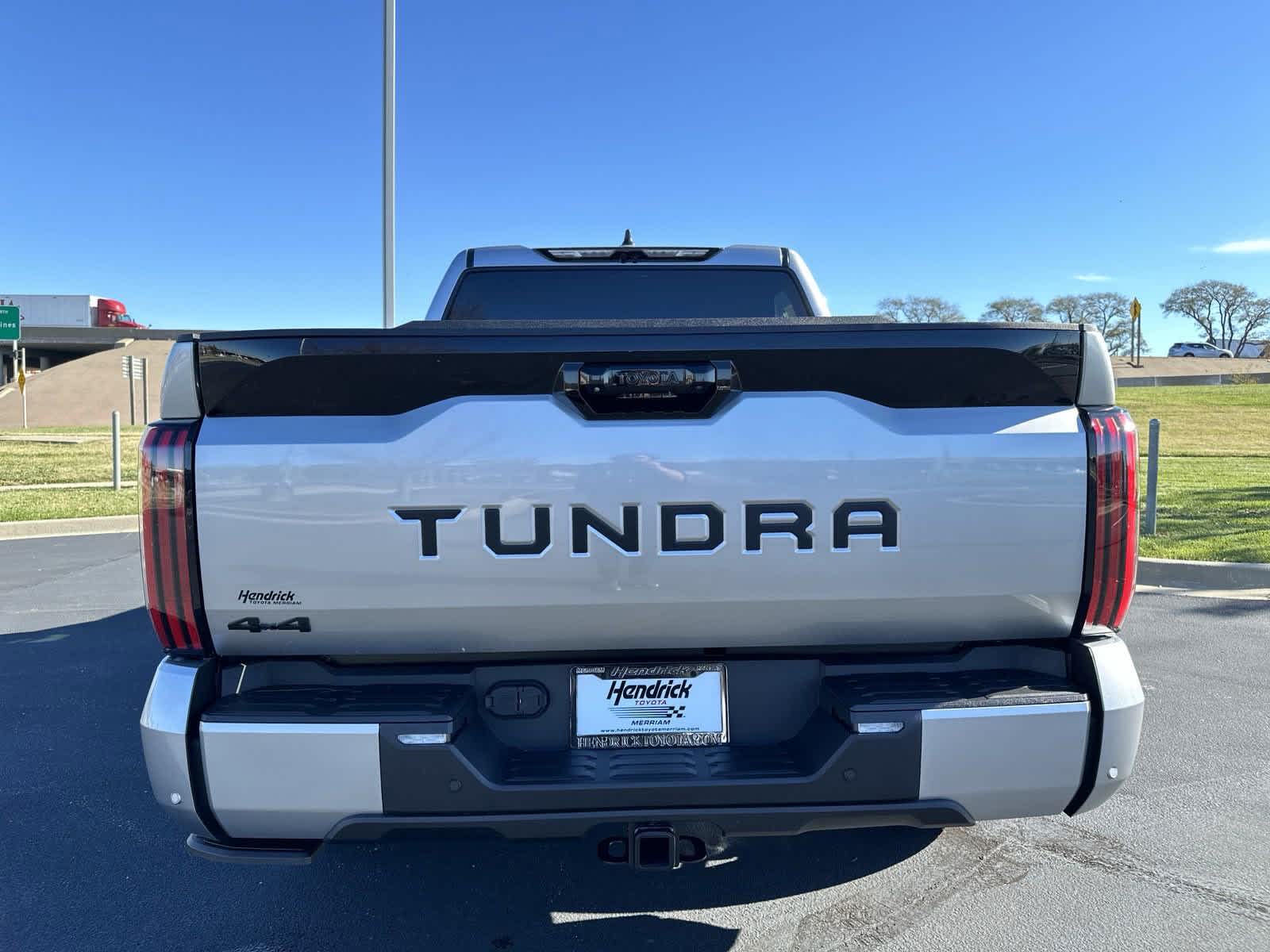 2025 Toyota Tundra PLATINUM 13