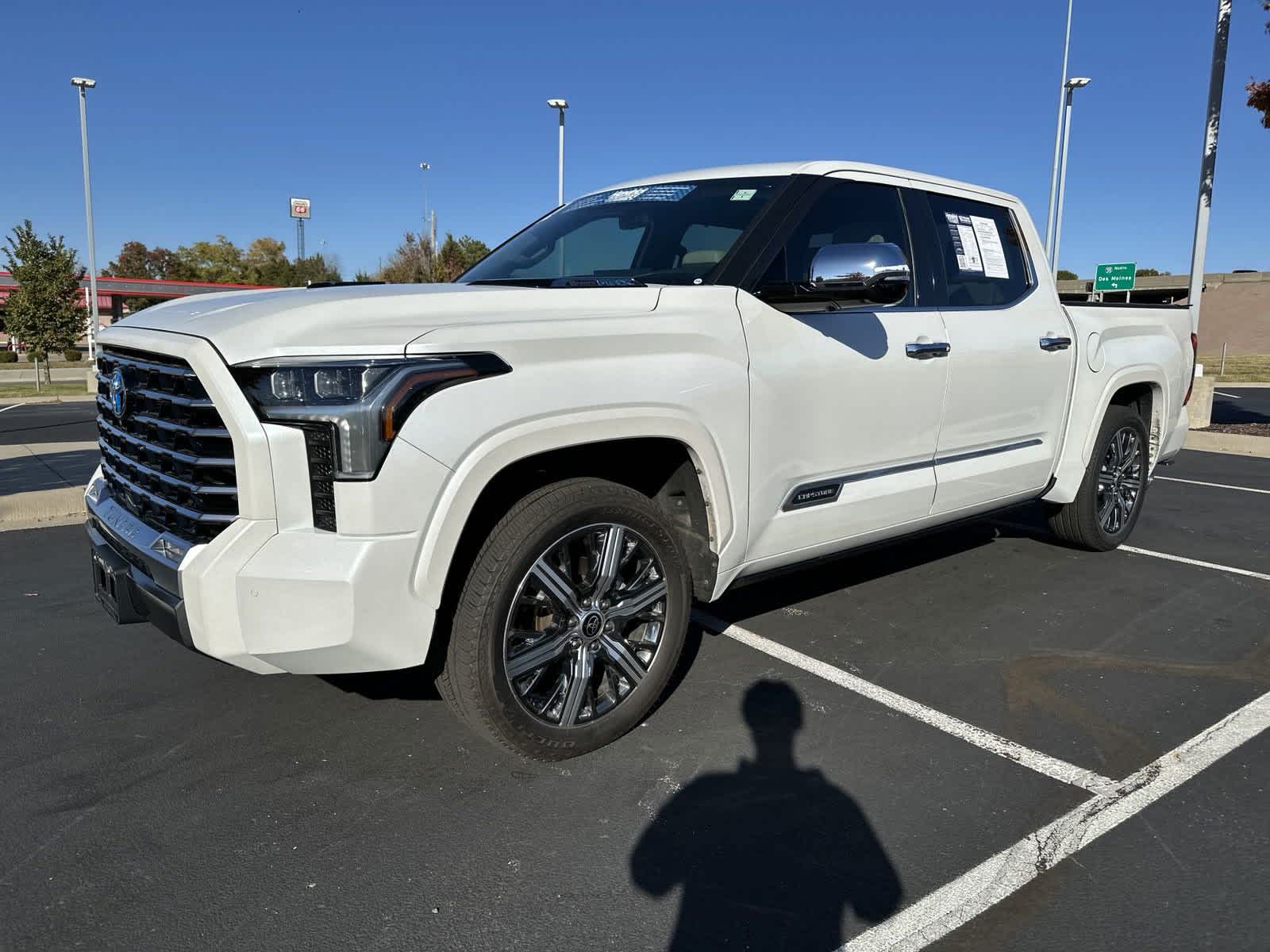 2022 Toyota Tundra Capstone Hybrid CrewMax 5.5 Bed 4