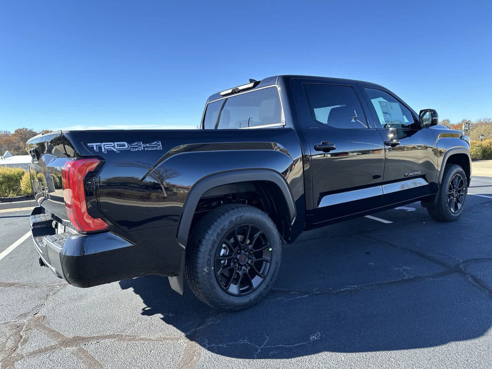 2025 Toyota Tundra Limited CrewMax 5.5 Bed 8