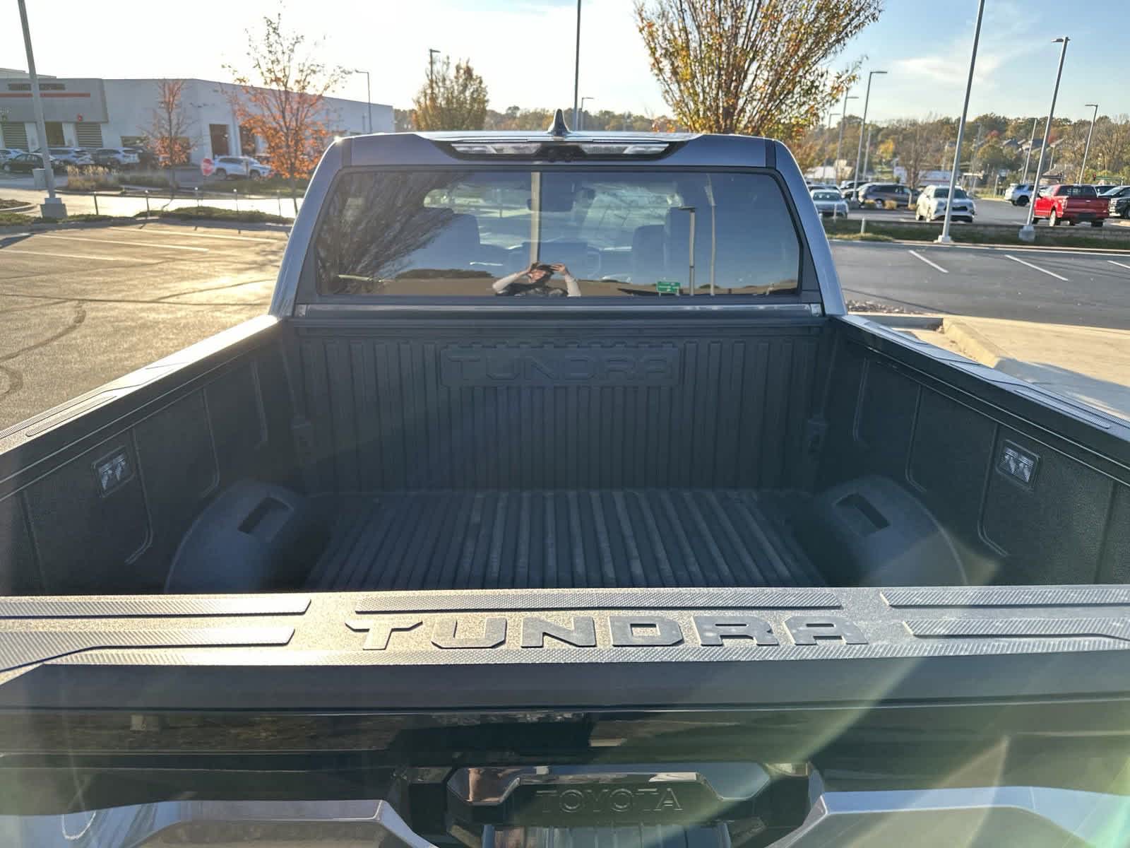 2025 Toyota Tundra Platinum CrewMax 5.5 Bed 32