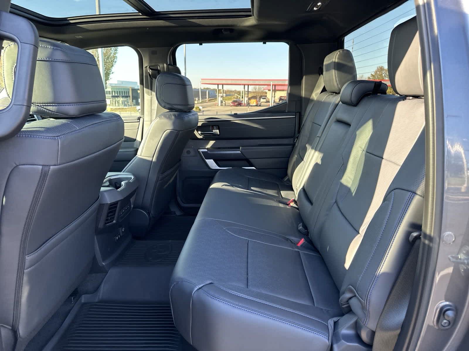 2025 Toyota Tundra Platinum CrewMax 5.5 Bed 31