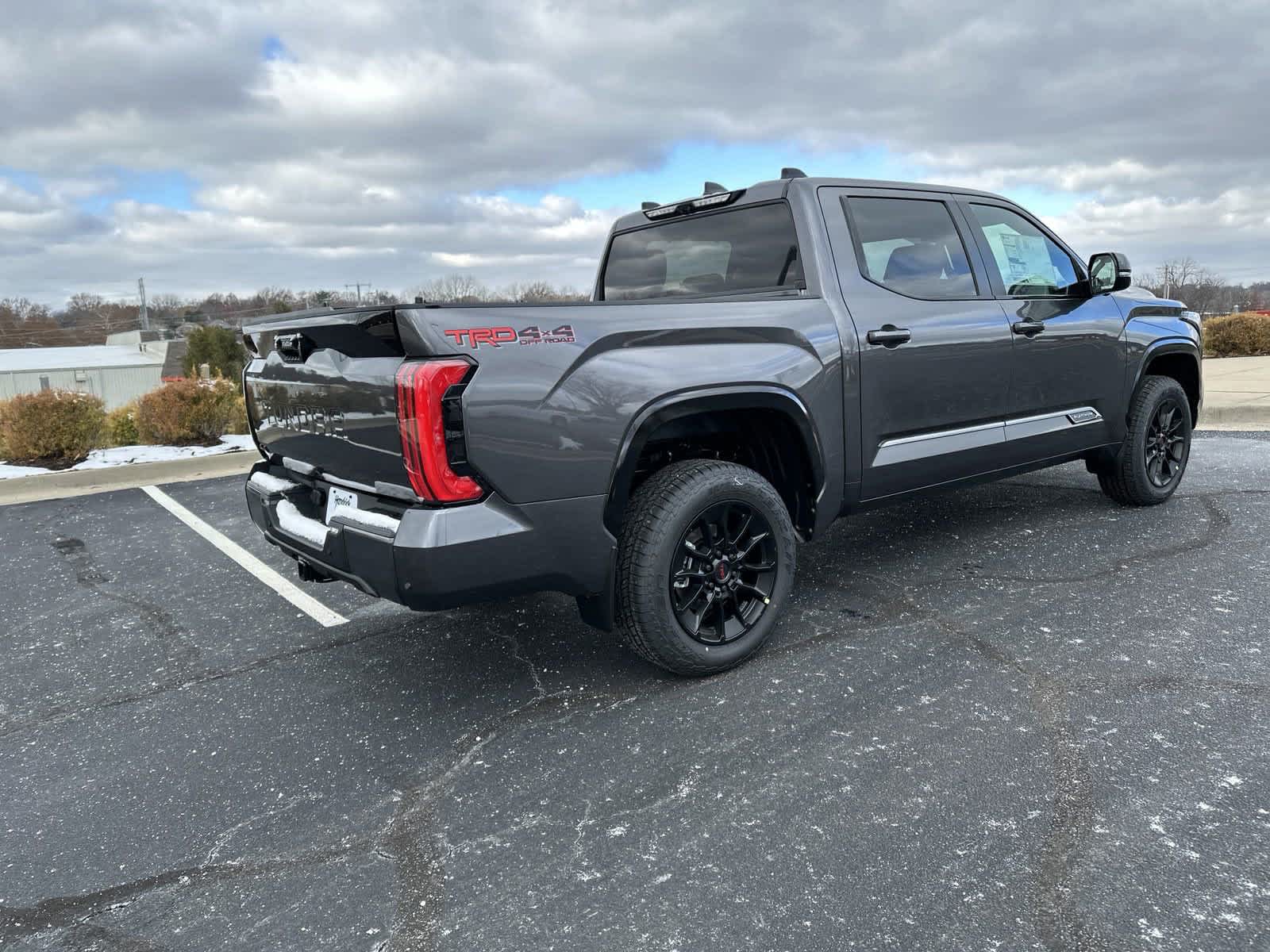 2025 Toyota Tundra Platinum CrewMax 5.5 Bed 8