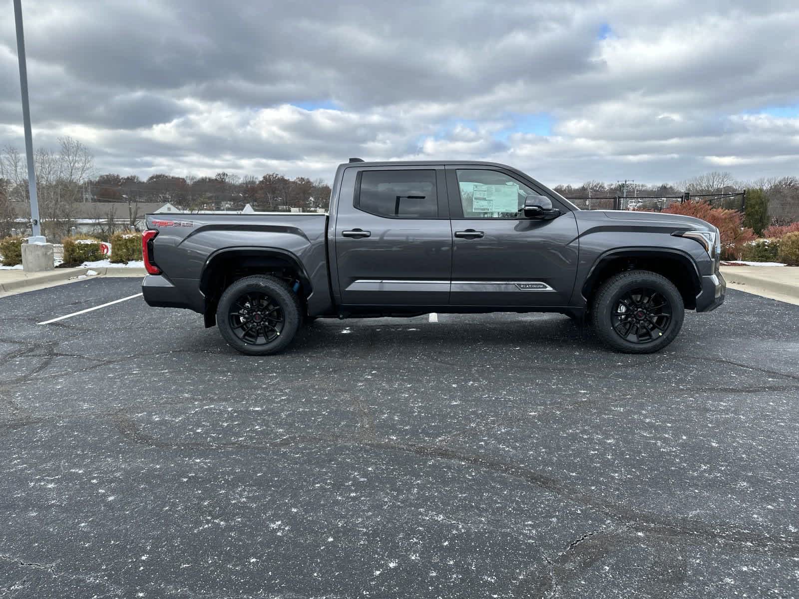 2025 Toyota Tundra Platinum CrewMax 5.5 Bed 9