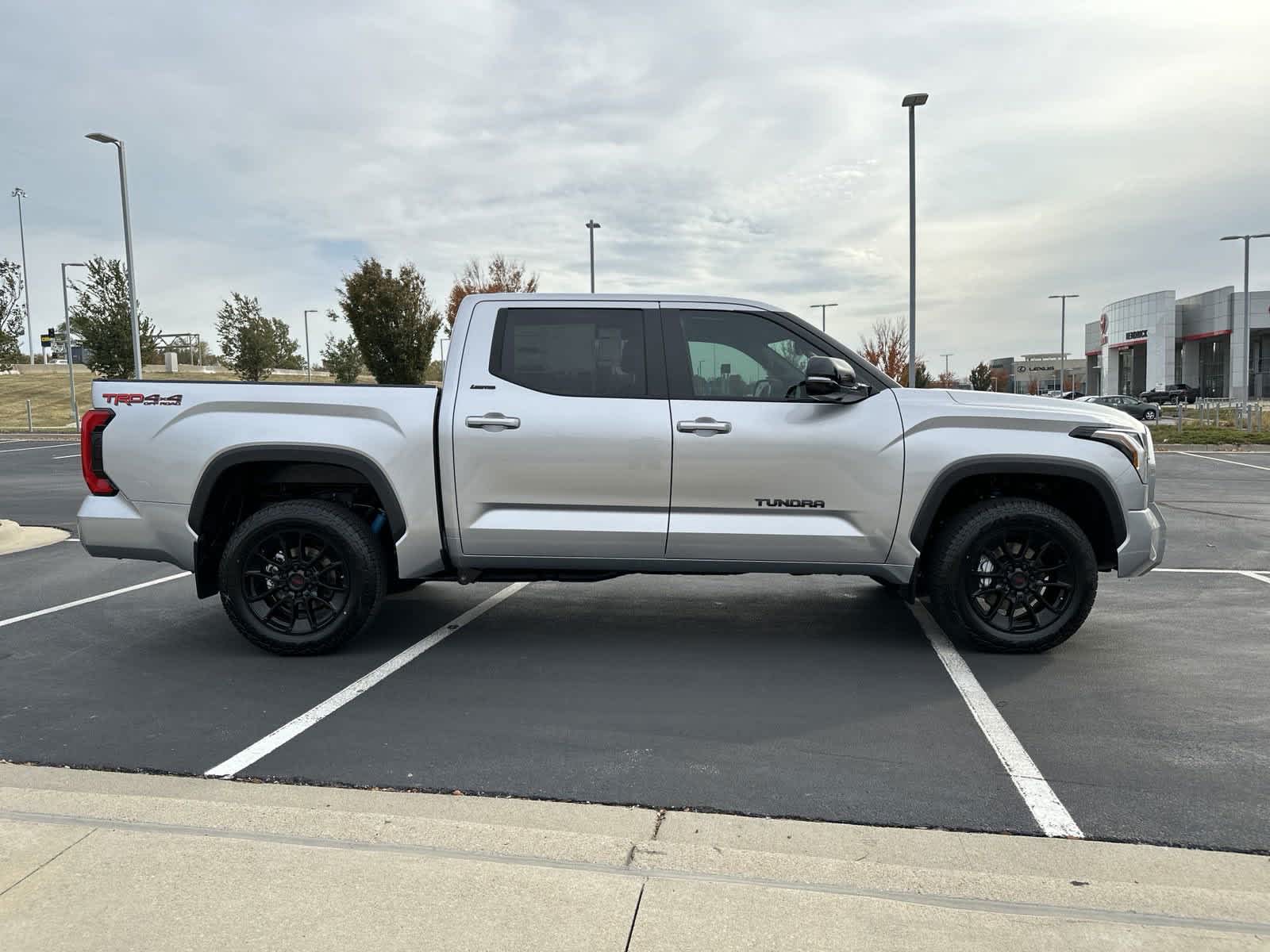 2025 Toyota Tundra Limited CrewMax 5.5 Bed 9