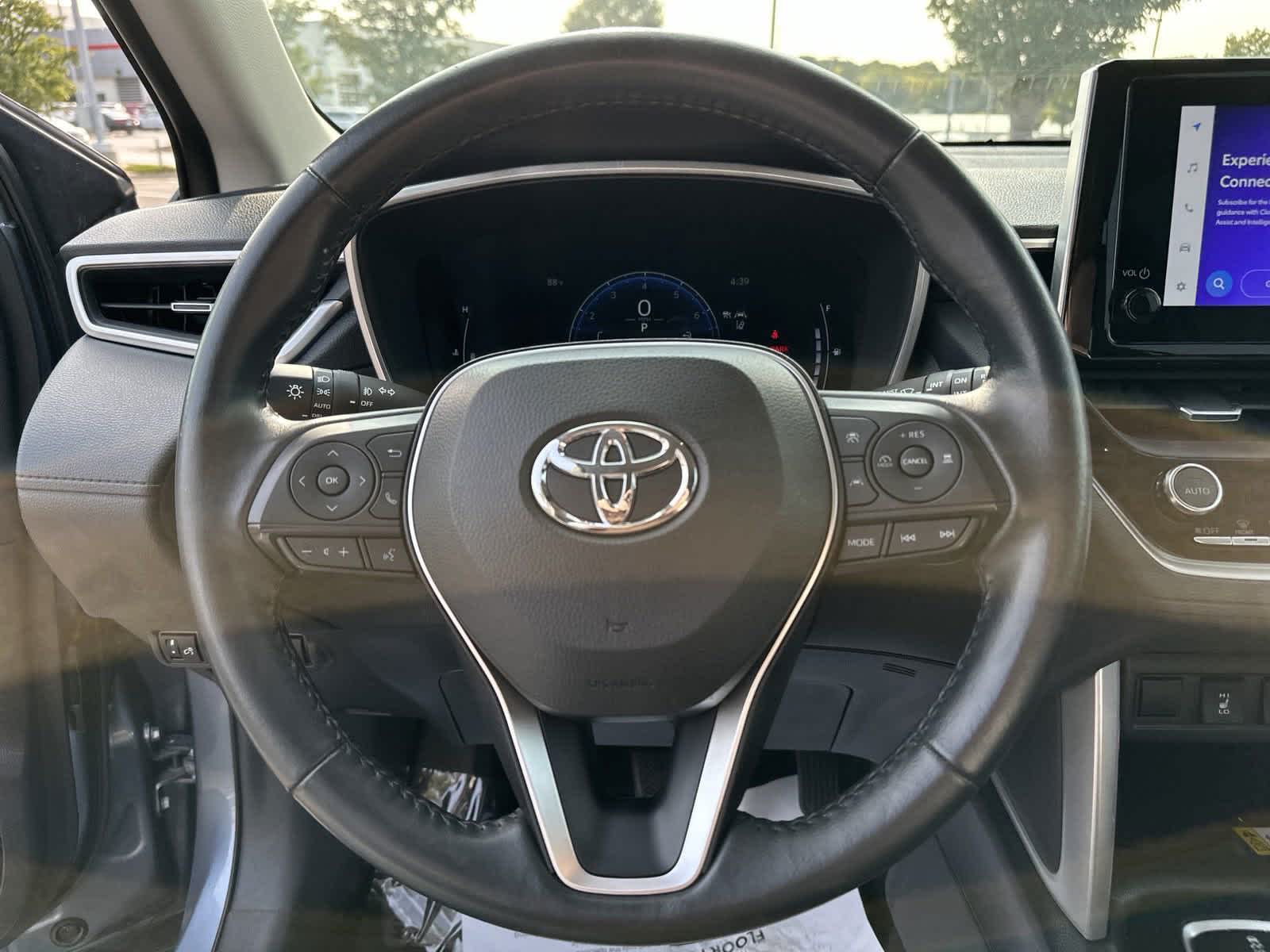 2023 Toyota Corolla Cross XLE 17