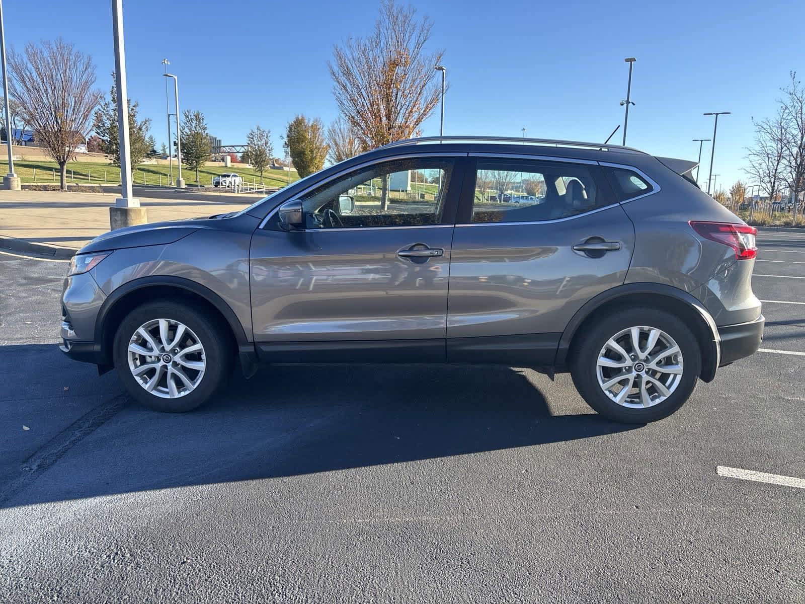 2022 Nissan Rogue Sport SV 6