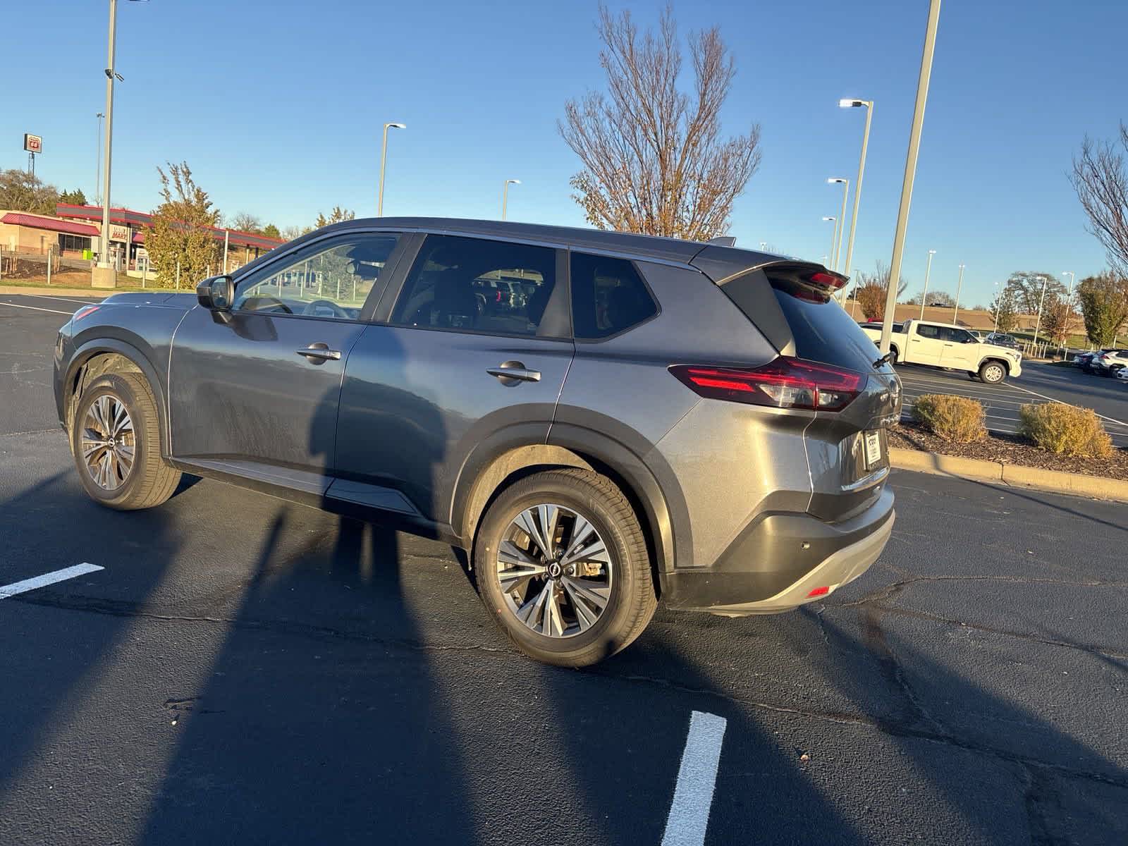 2023 Nissan Rogue SV 17