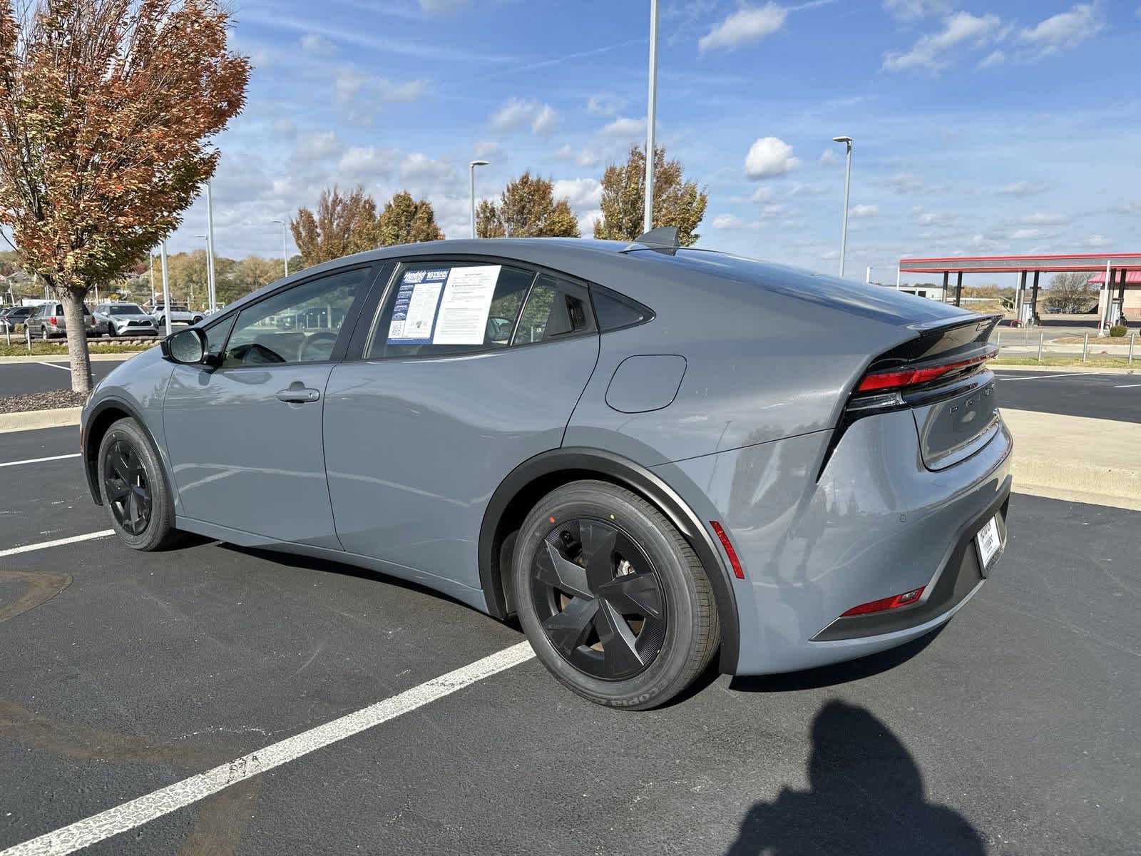 2024 Toyota Prius LE 7