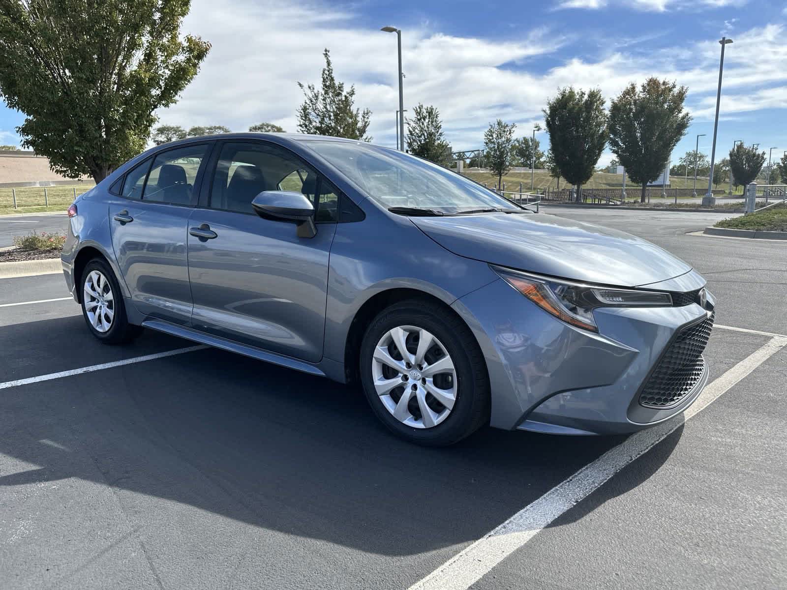 2022 Toyota Corolla LE 2