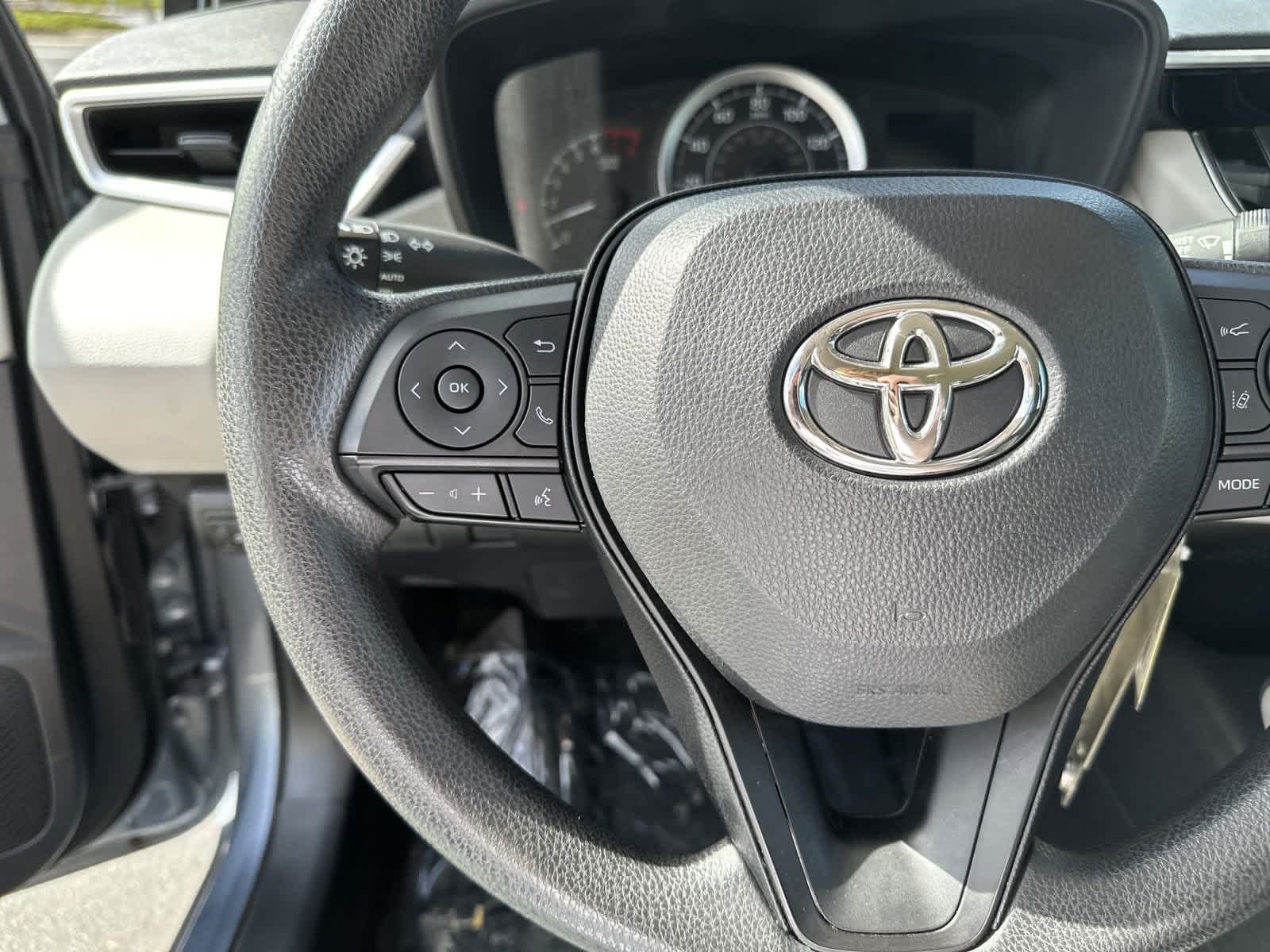 2022 Toyota Corolla LE 18