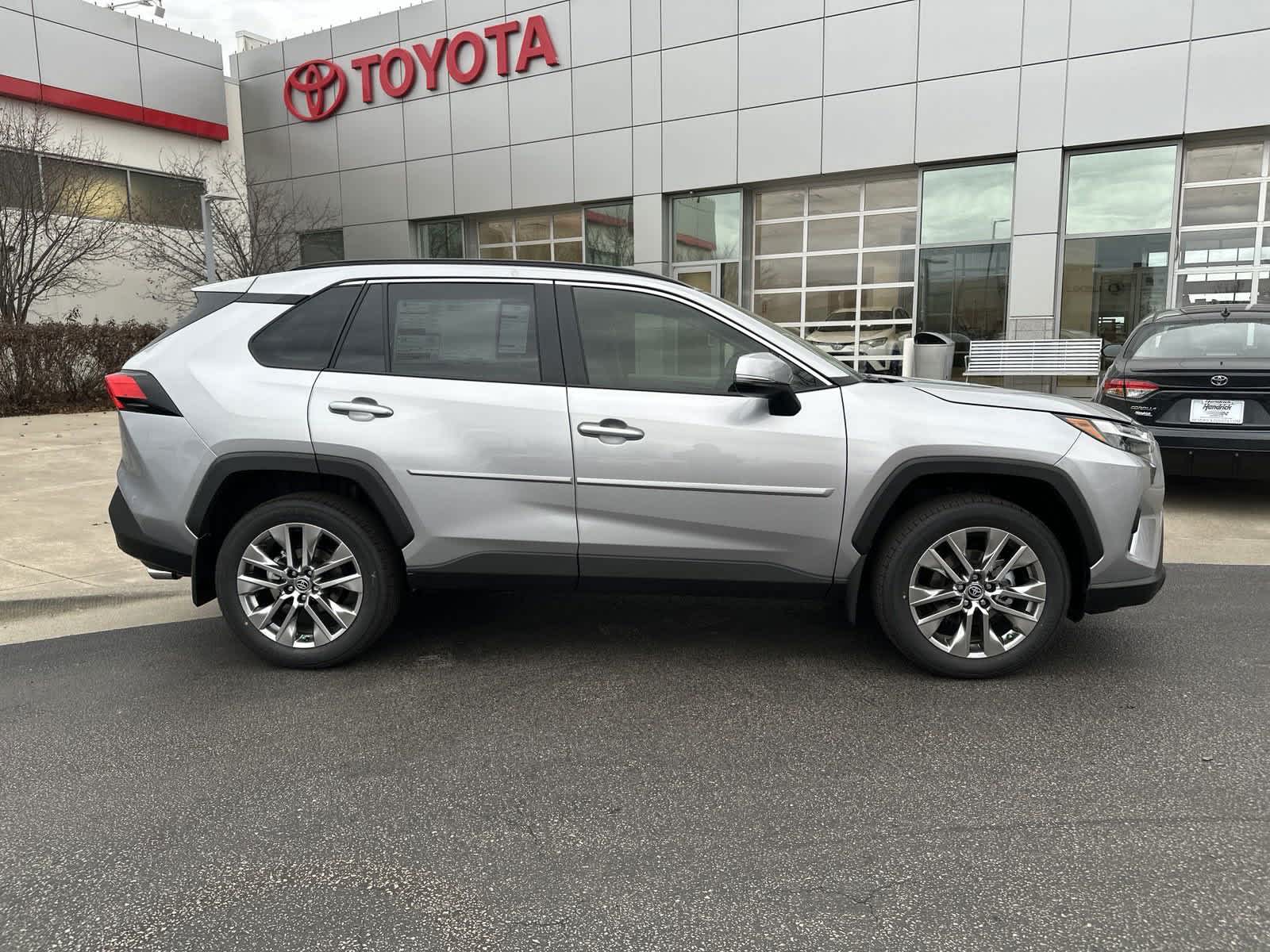 2024 Toyota RAV4 XLE Premium 9