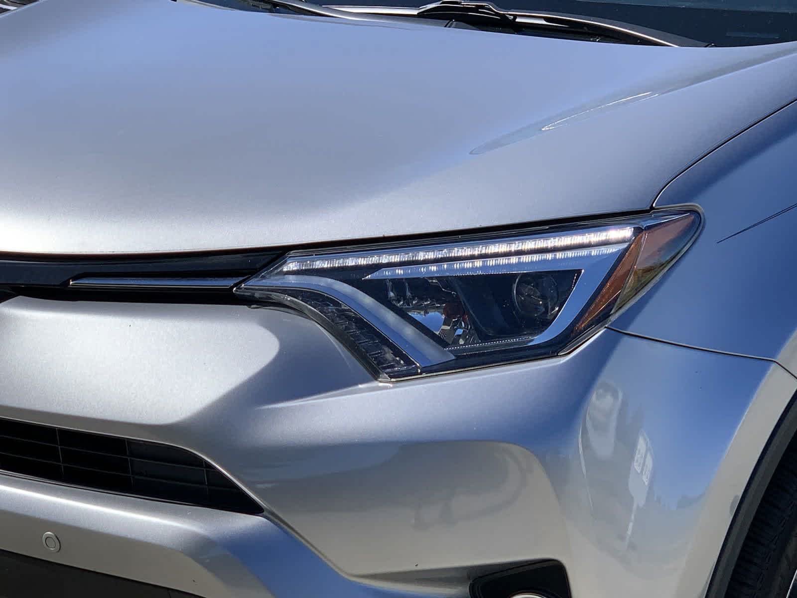 2018 Toyota RAV4 Hybrid Limited 4