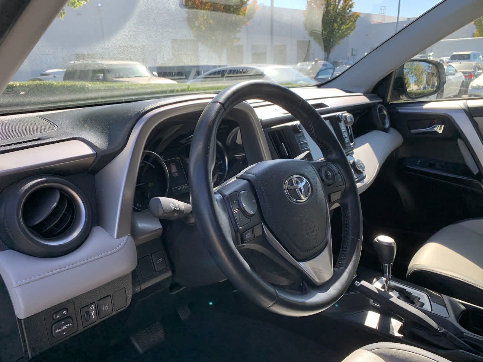 2018 Toyota RAV4 Hybrid Limited 14