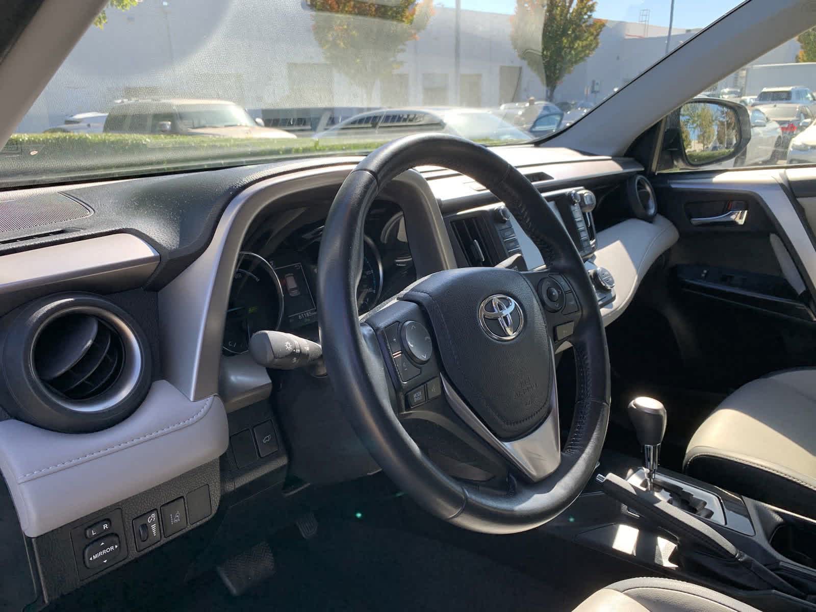 2018 Toyota RAV4 Hybrid Limited 15