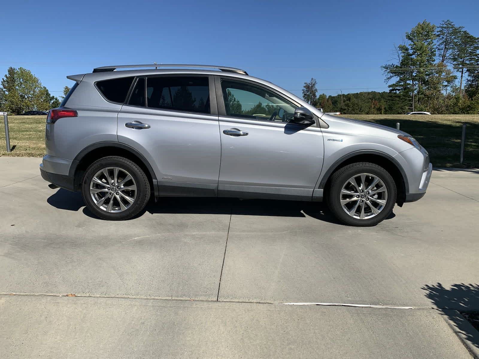 2018 Toyota RAV4 Hybrid Limited 9