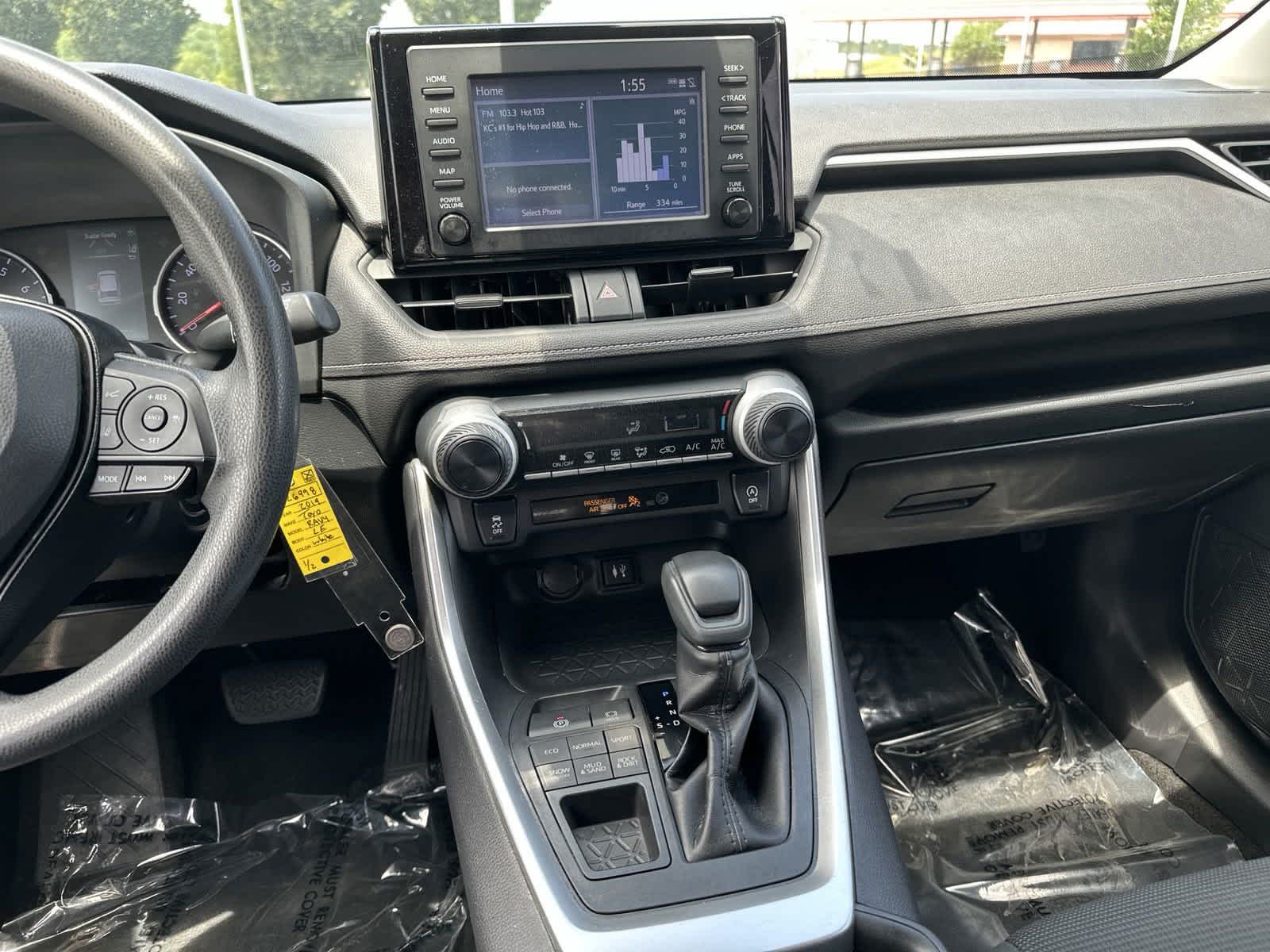 2019 Toyota RAV4 LE 28