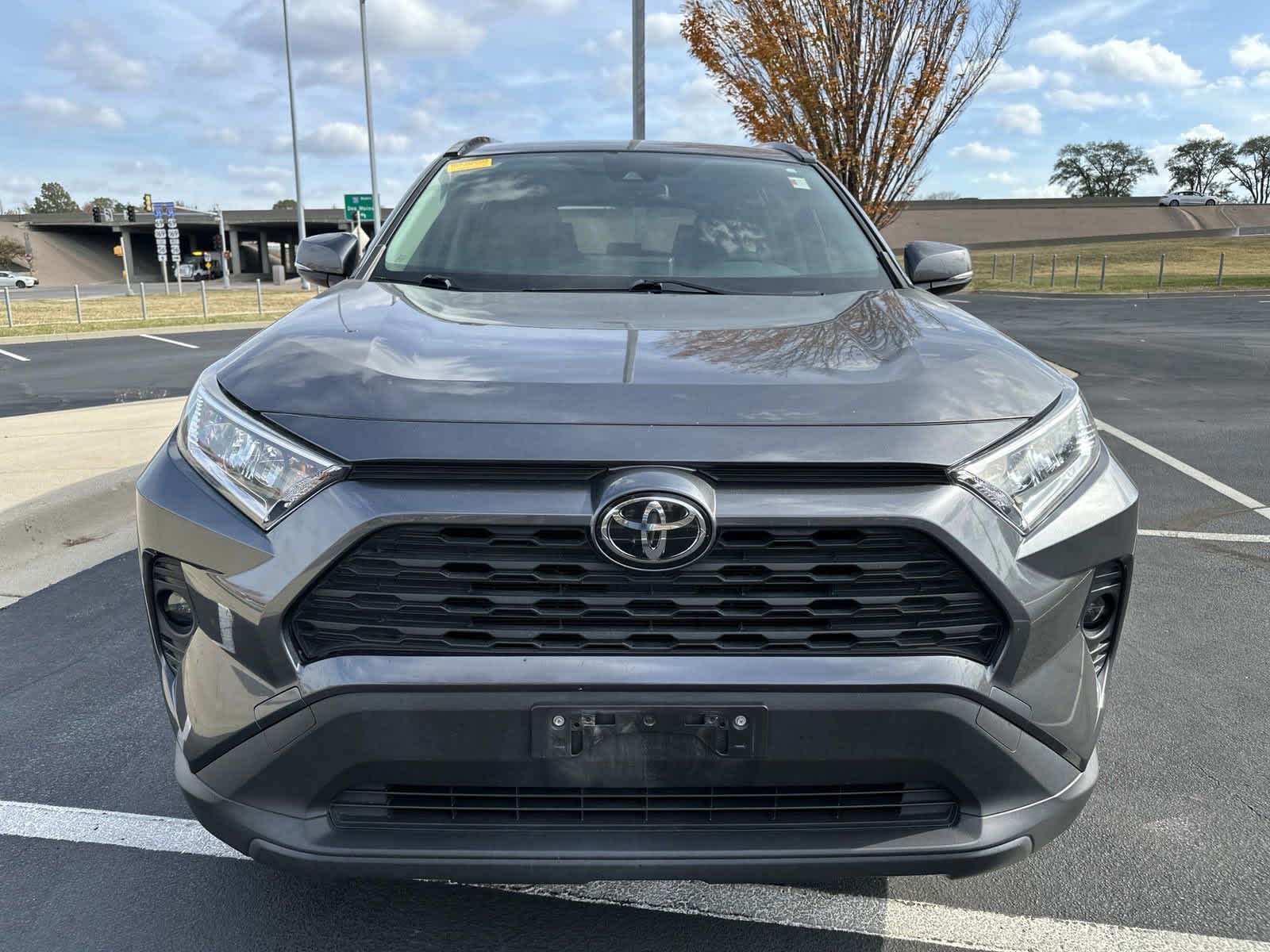 2019 Toyota RAV4 XLE 3