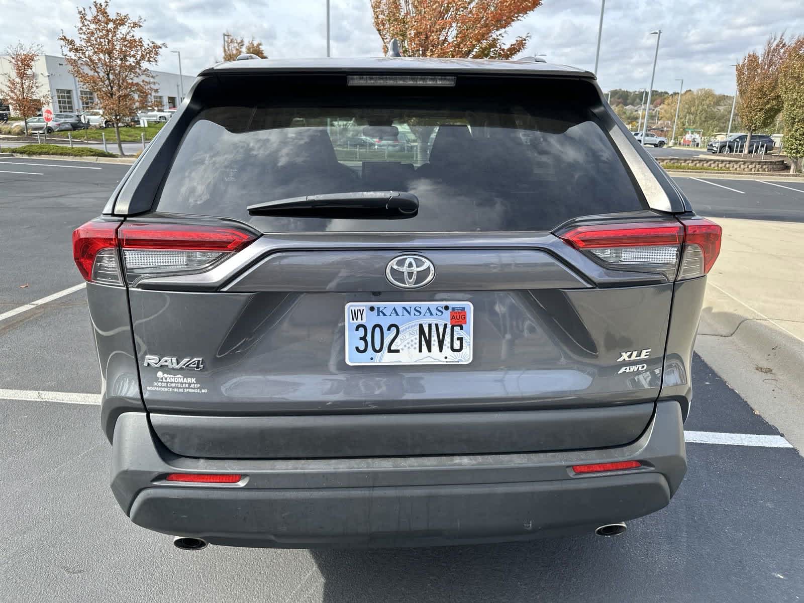 2019 Toyota RAV4 XLE 8