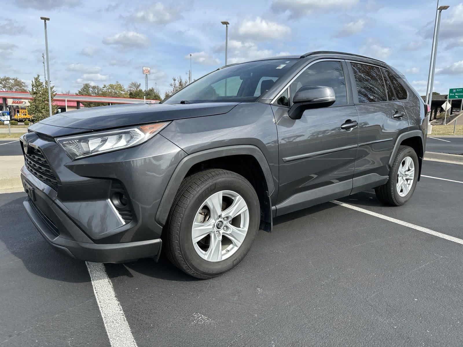 2019 Toyota RAV4 XLE 4