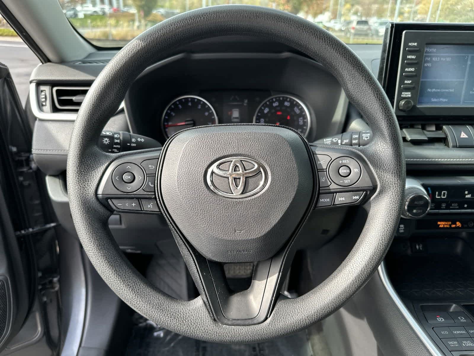 2019 Toyota RAV4 XLE 17