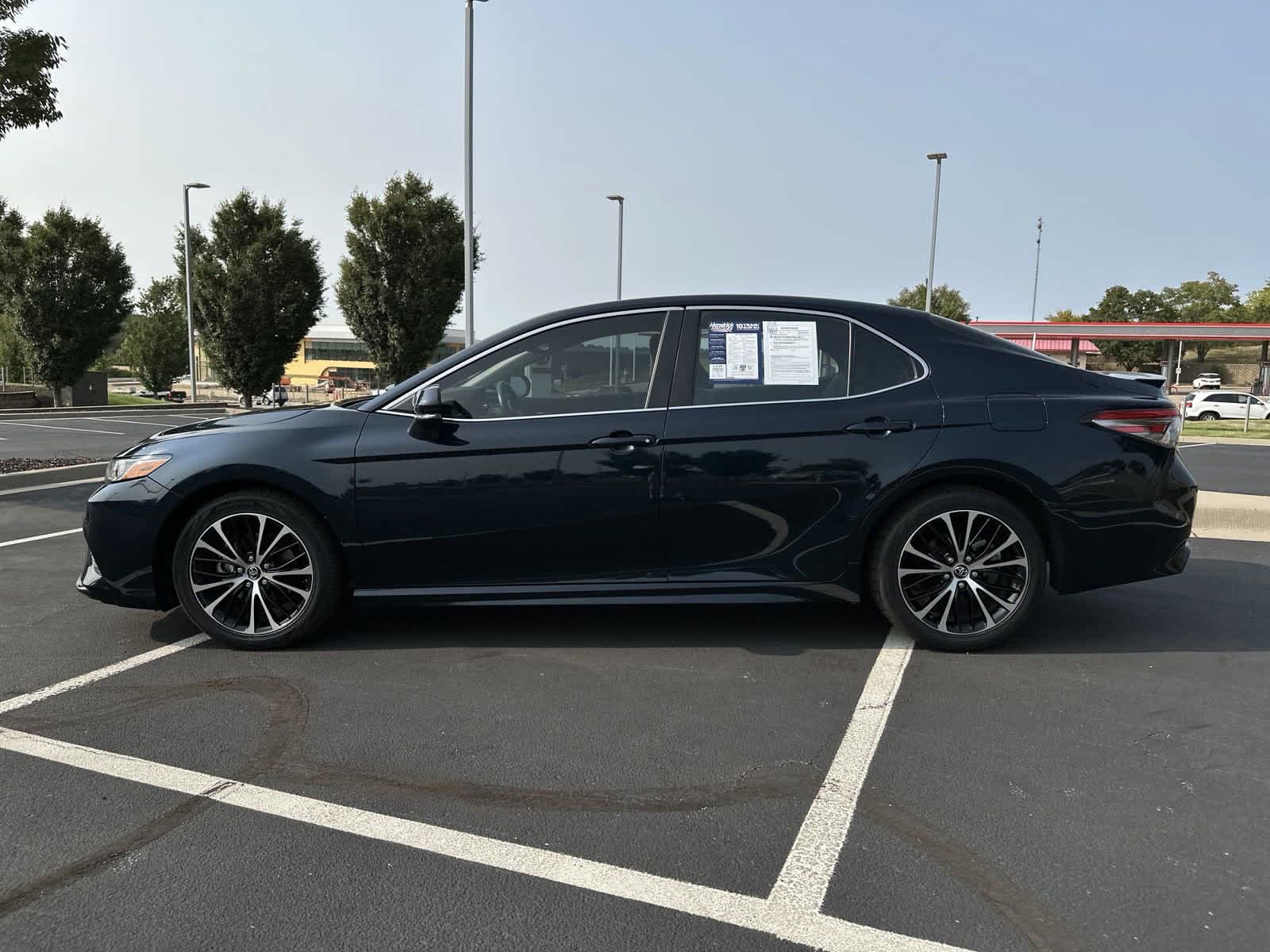 2018 Toyota Camry SE 6