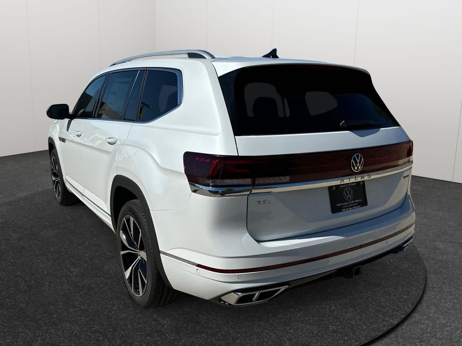 2024 Volkswagen Atlas 2.0T SEL Premium R-Line 4