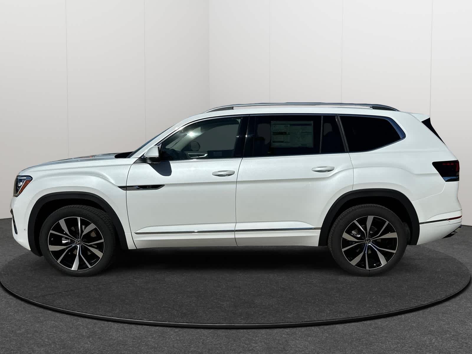 2024 Volkswagen Atlas 2.0T SEL Premium R-Line 3