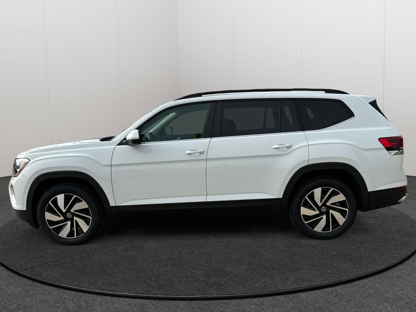 2024 Volkswagen Atlas 2.0T SE w/Technology 3