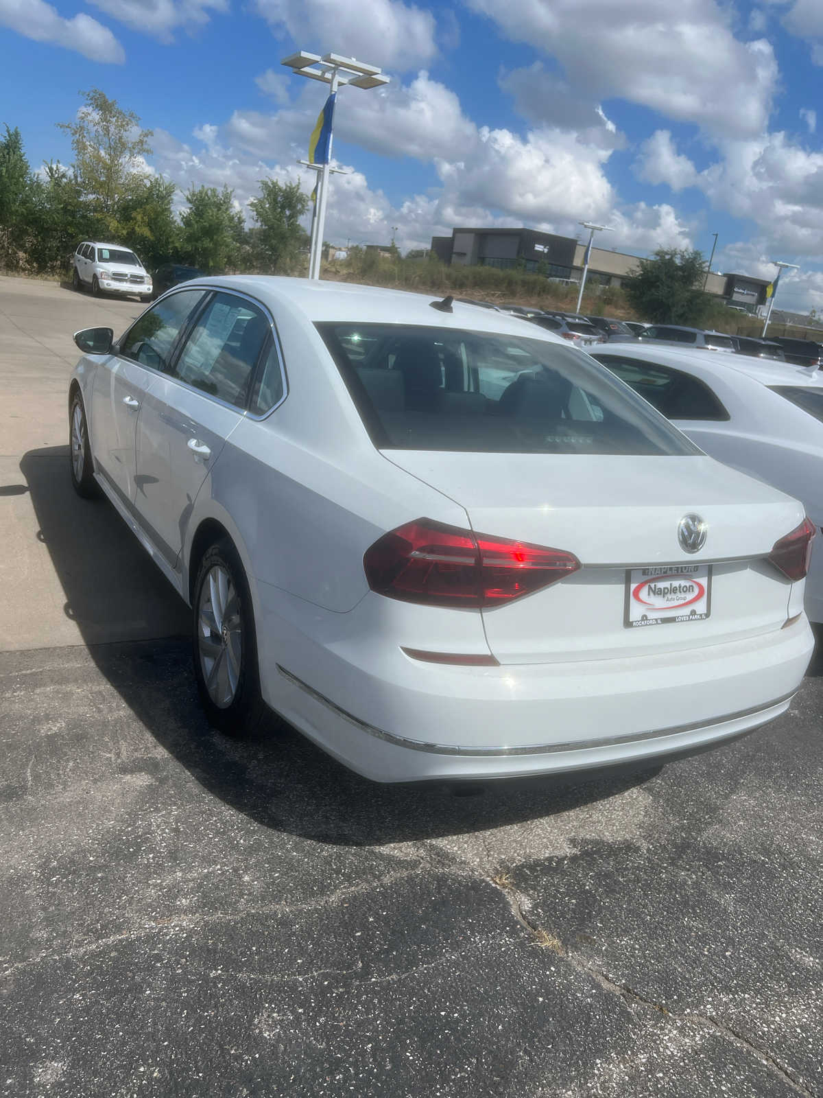 2018 Volkswagen Passat 2.0T SE 4