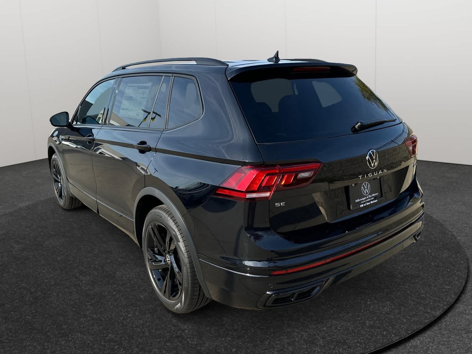 2024 Volkswagen Tiguan SE R-Line Black 4