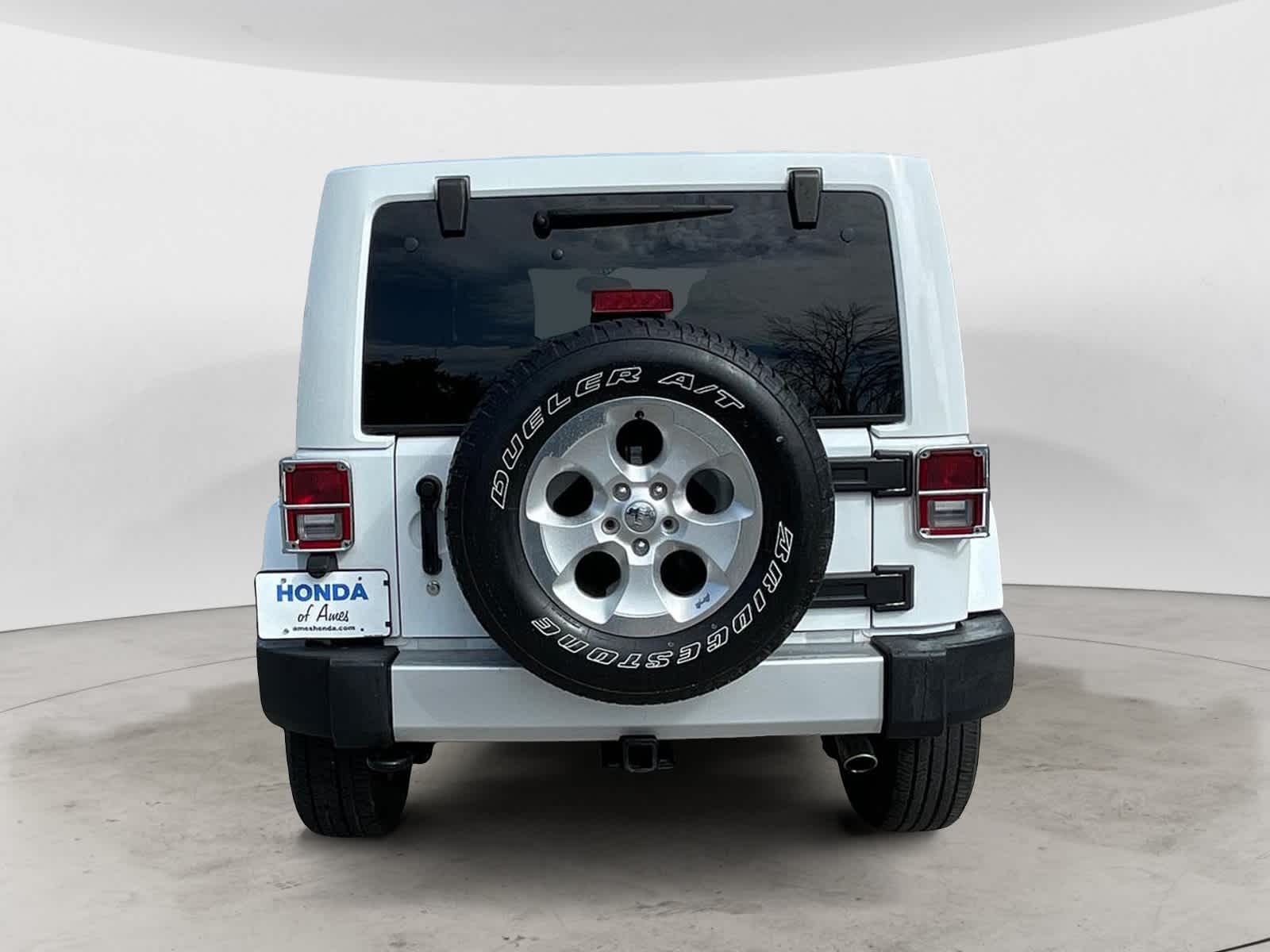 2014 Jeep Wrangler Unlimited Sahara 5