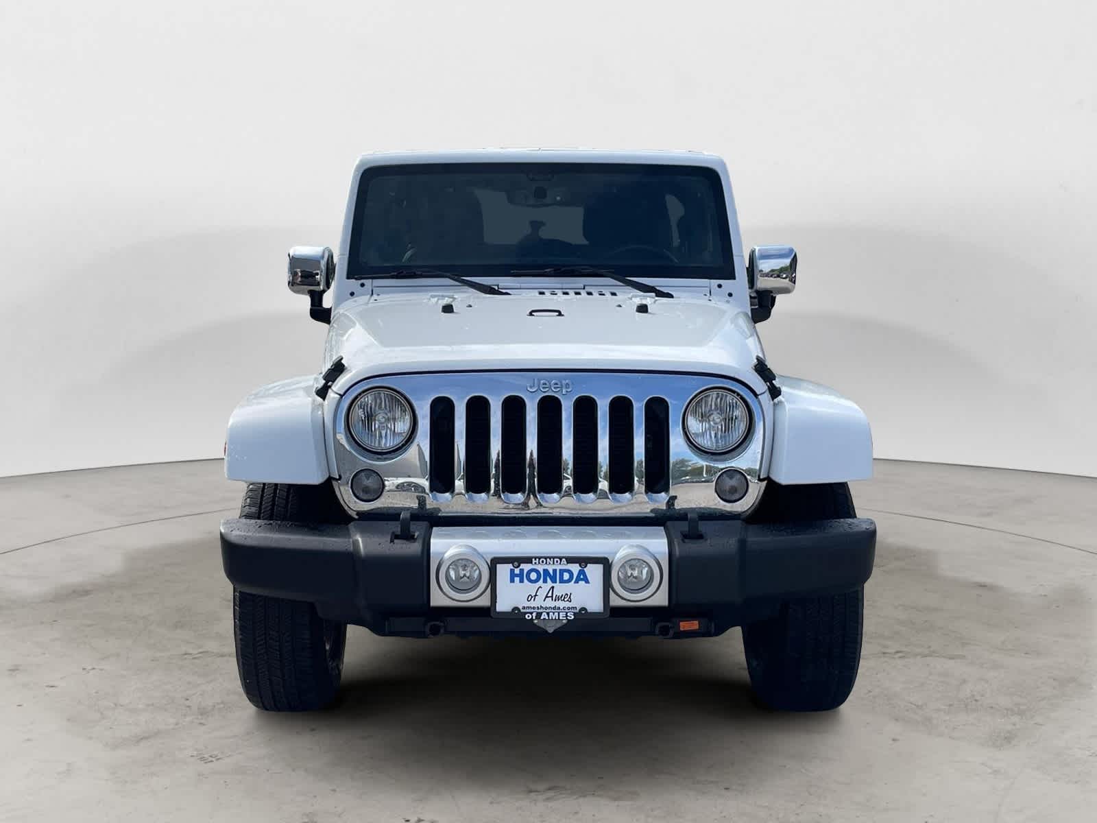 2014 Jeep Wrangler Unlimited Sahara 2