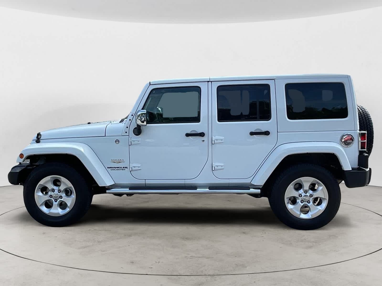 2014 Jeep Wrangler Unlimited Sahara 3