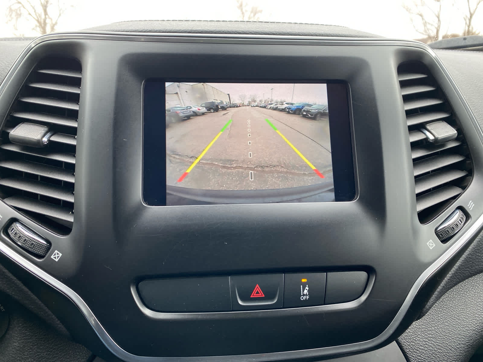 2021 Jeep Cherokee Latitude 14