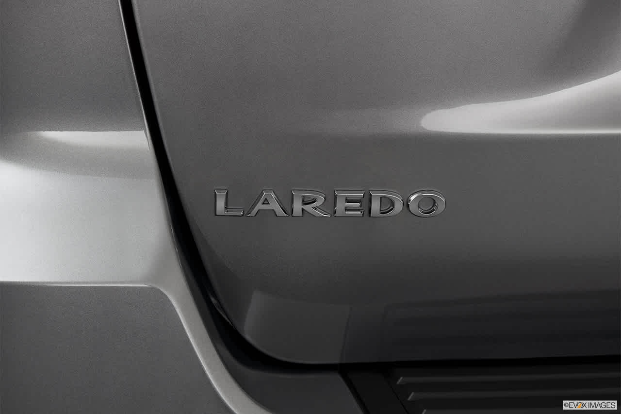 2012 Jeep Grand Cherokee Laredo 8