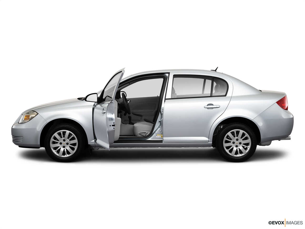 2010 Chevrolet Cobalt LS 4