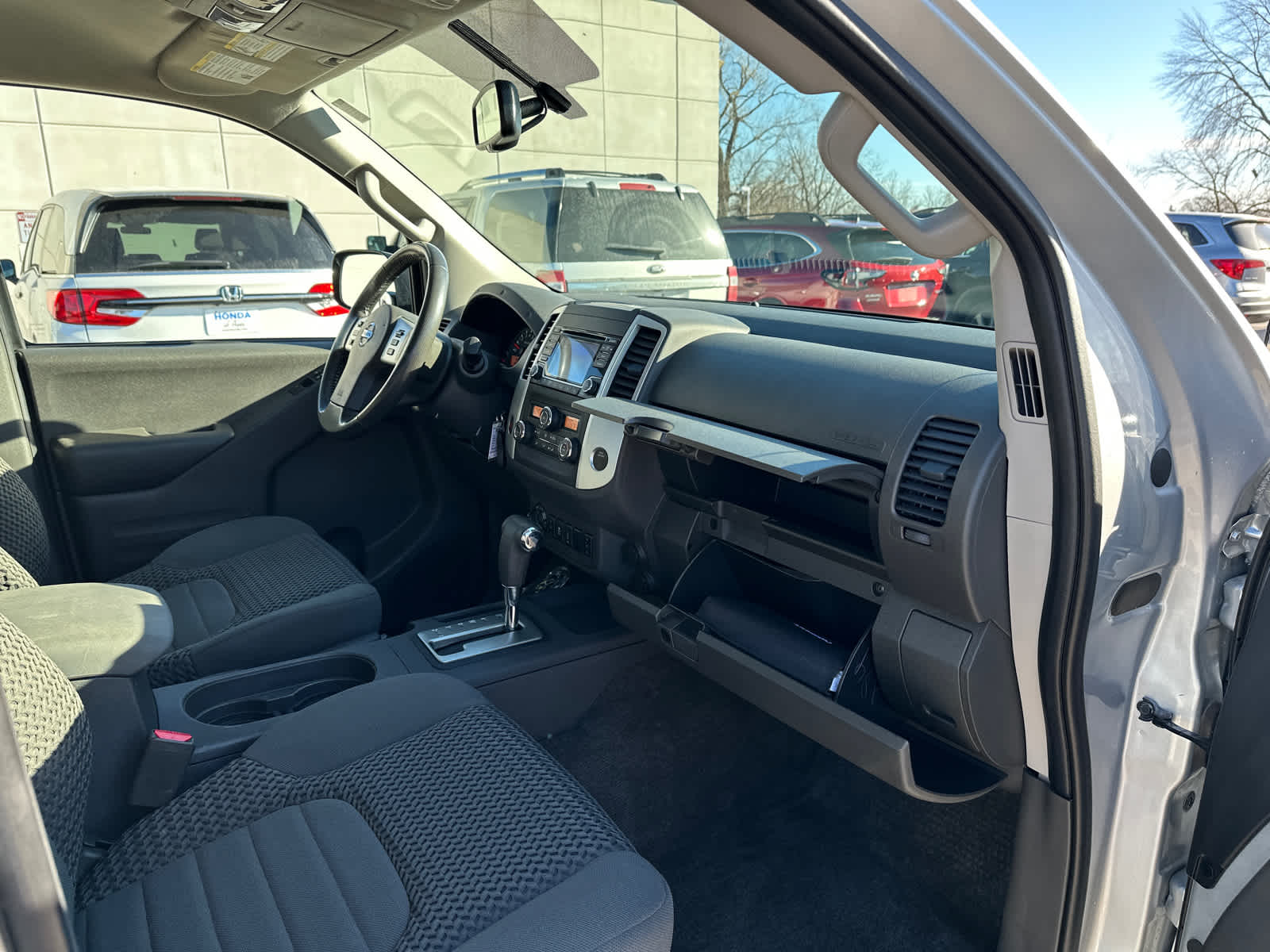 2016 Nissan Frontier SV 4WD King Cab Auto 26