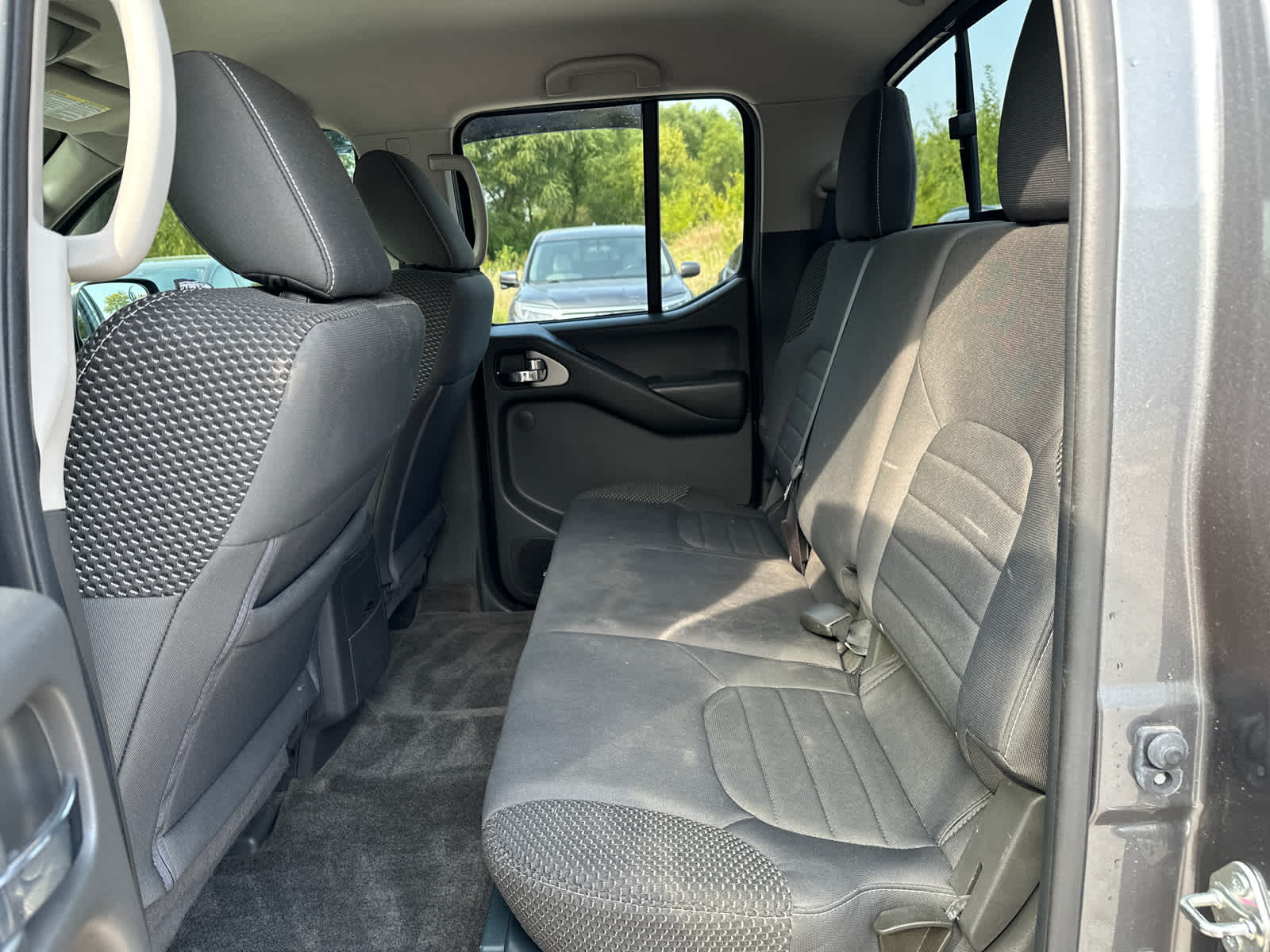 2018 Nissan Frontier PRO-4X Crew Cab 4x4 Auto 22