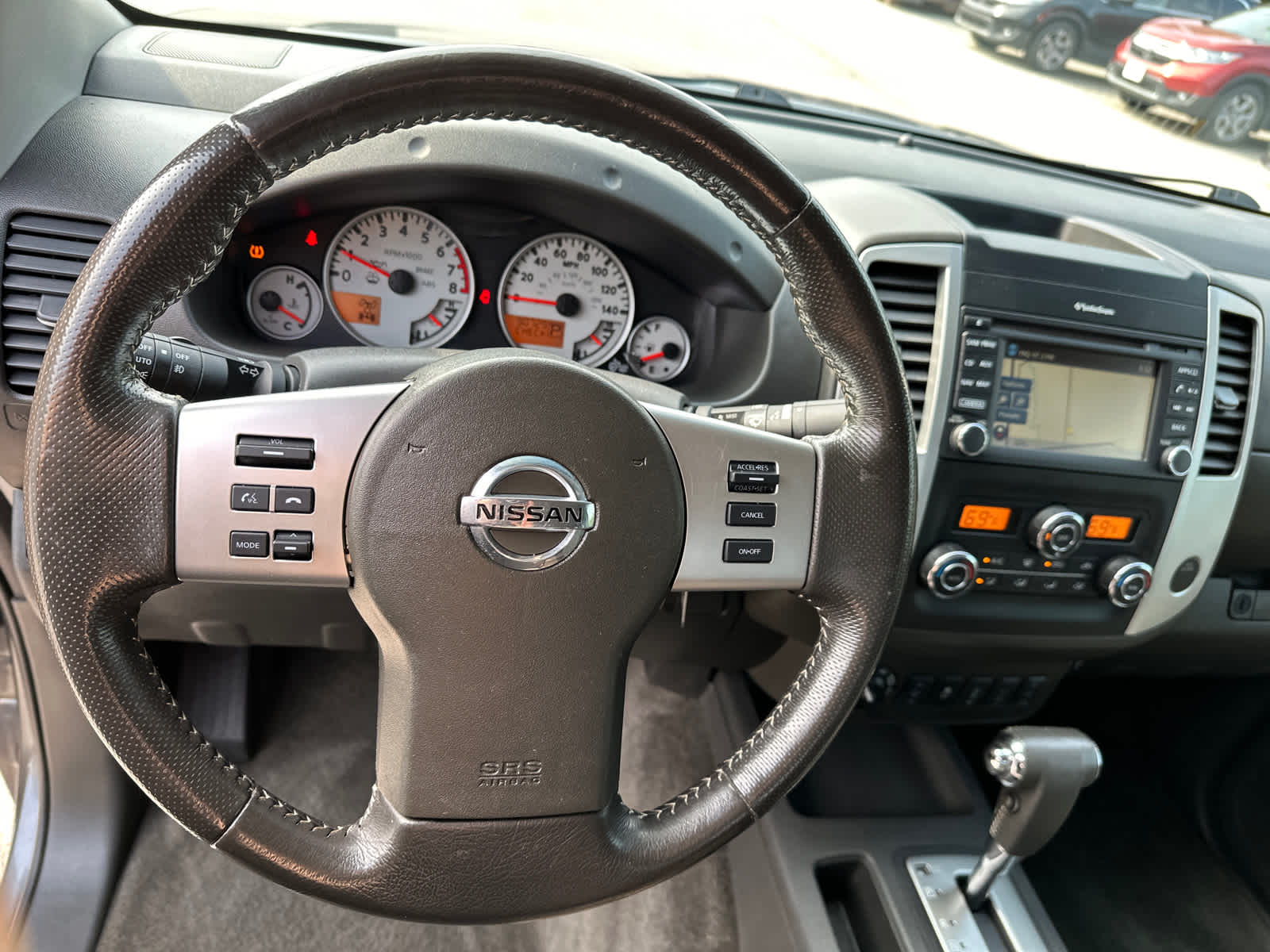 2018 Nissan Frontier PRO-4X Crew Cab 4x4 Auto 11