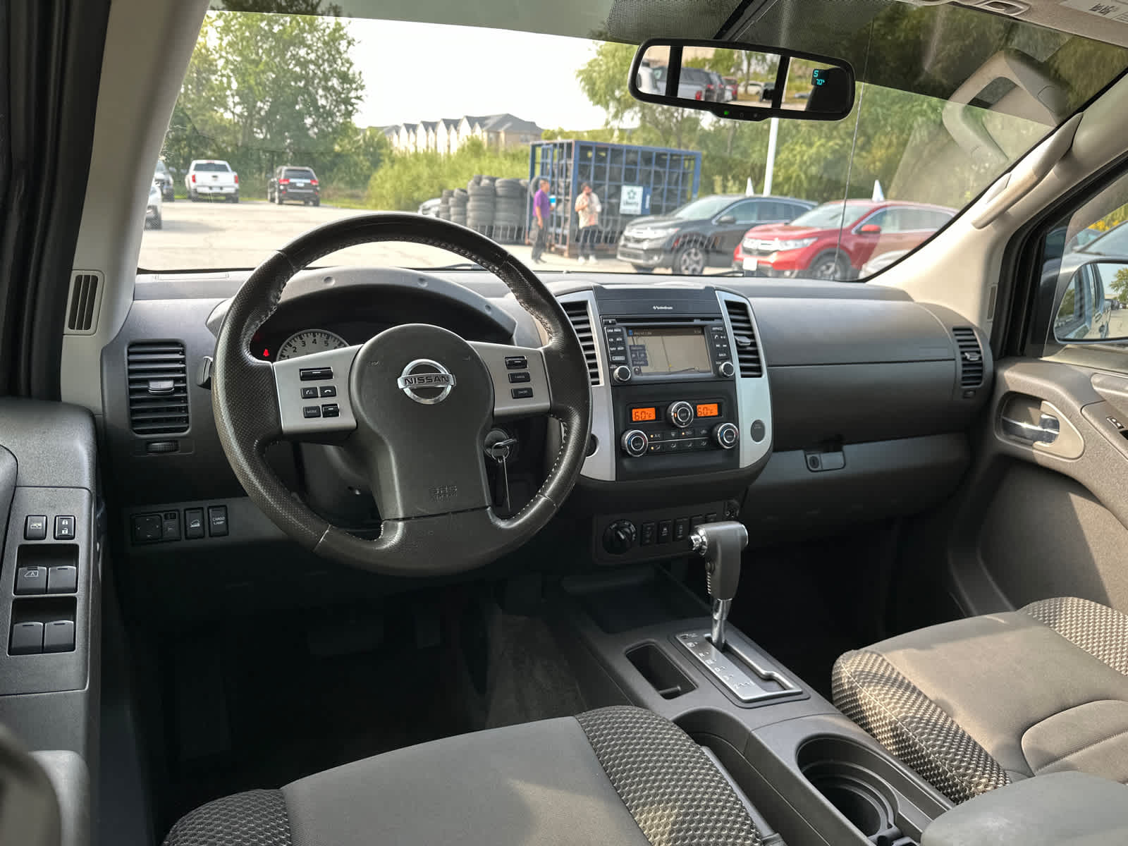 2018 Nissan Frontier PRO-4X Crew Cab 4x4 Auto 25