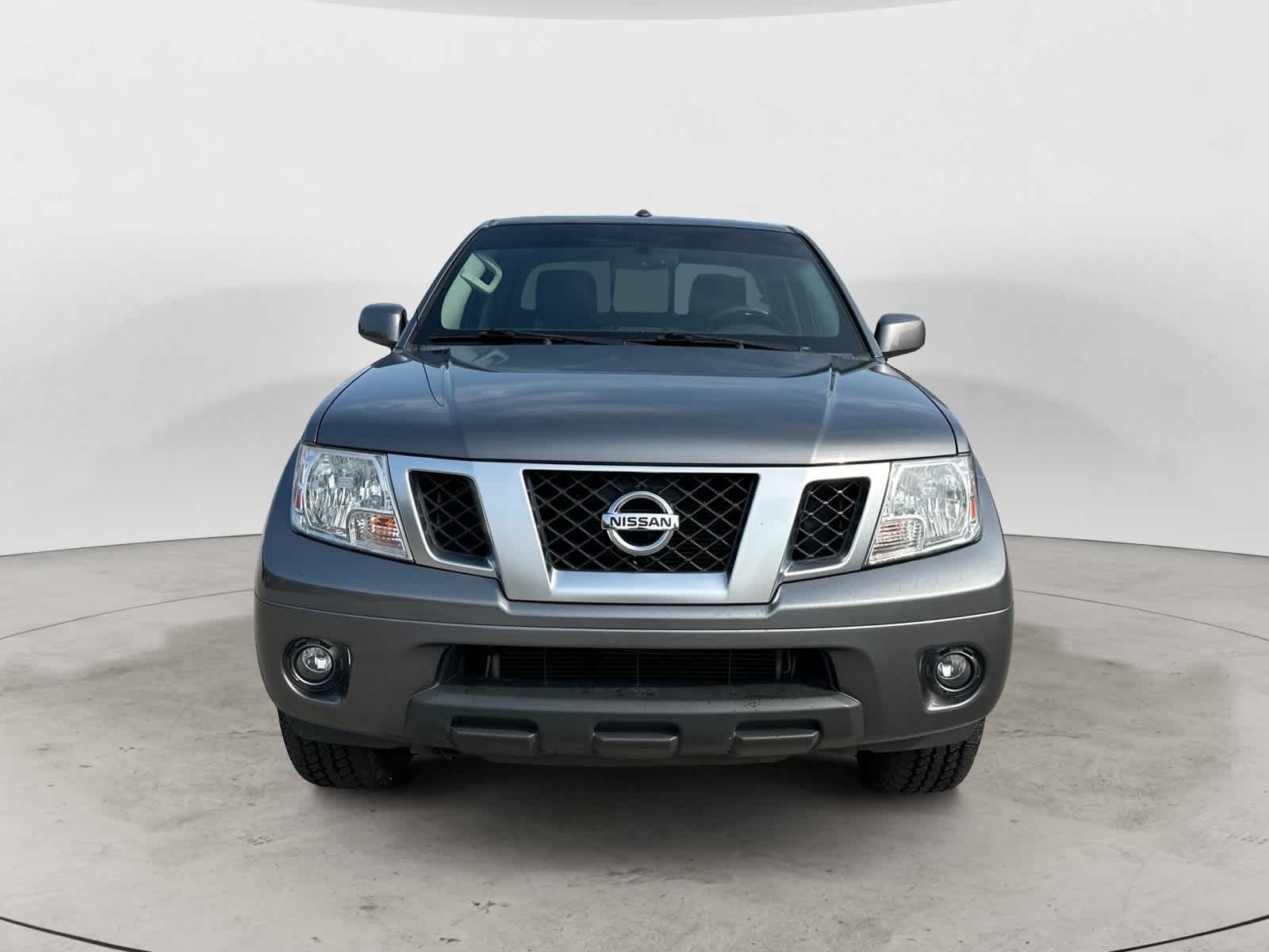 2018 Nissan Frontier PRO-4X Crew Cab 4x4 Auto 2