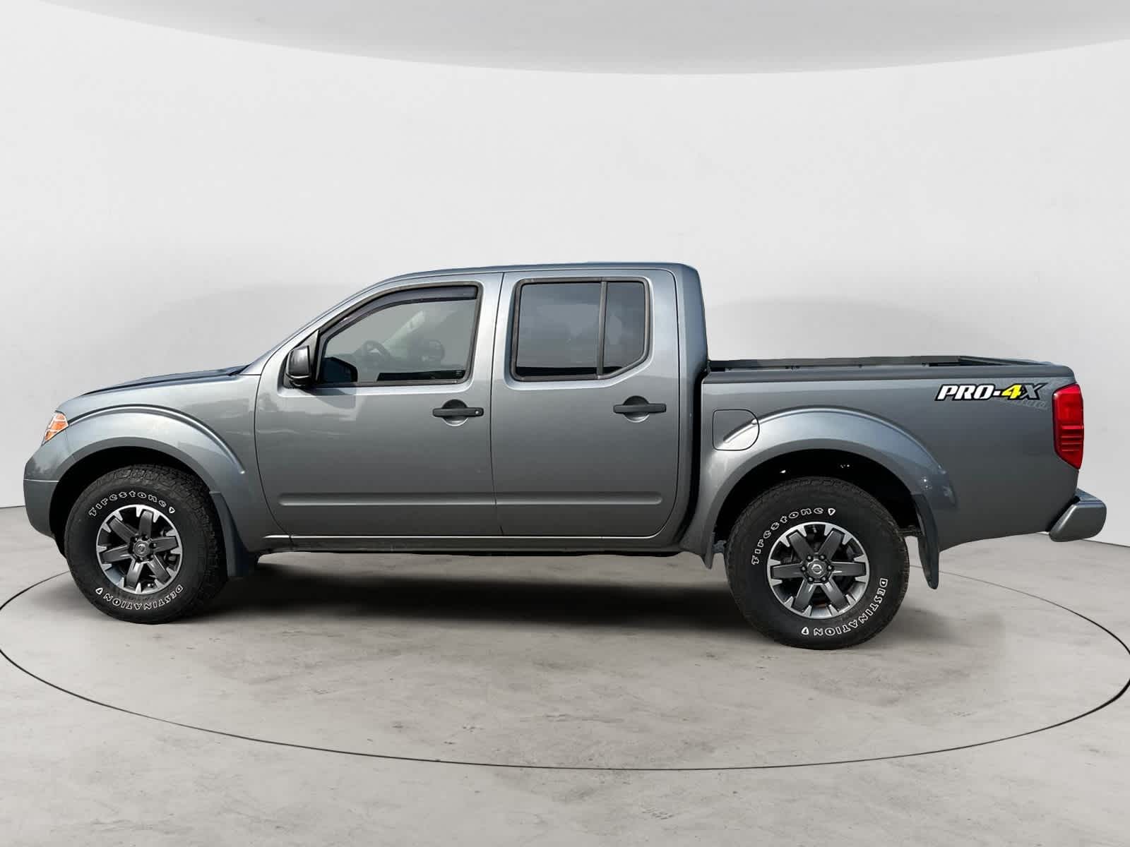 2018 Nissan Frontier PRO-4X Crew Cab 4x4 Auto 3