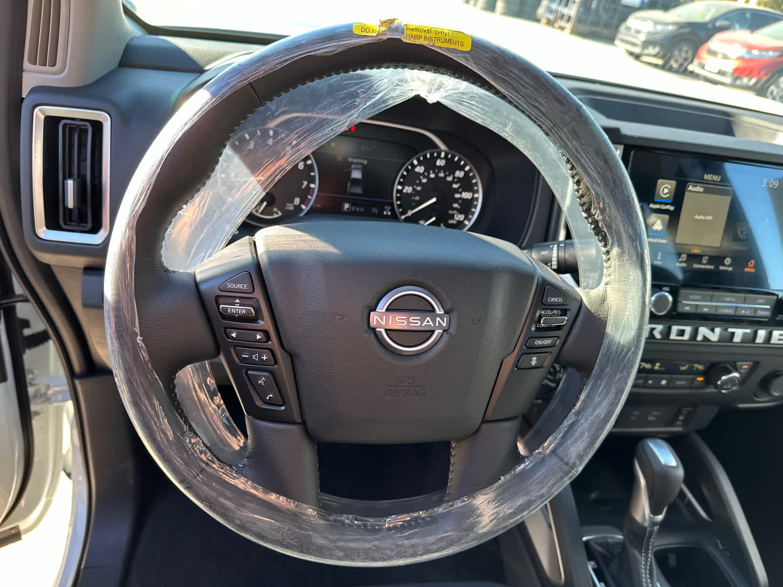 2025 Nissan Frontier SV King Cab 4x4 13