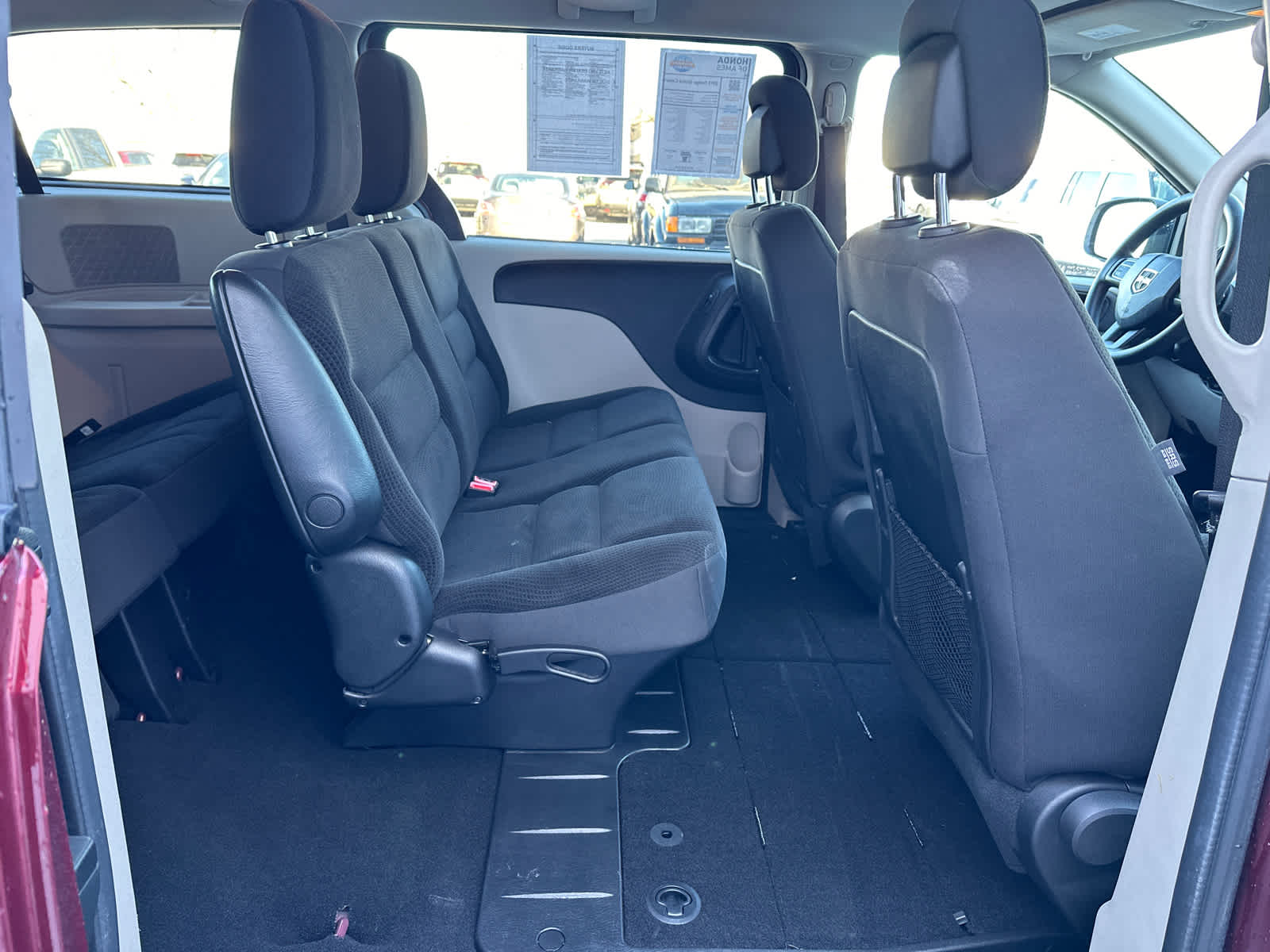 2019 Dodge Grand Caravan SE 23