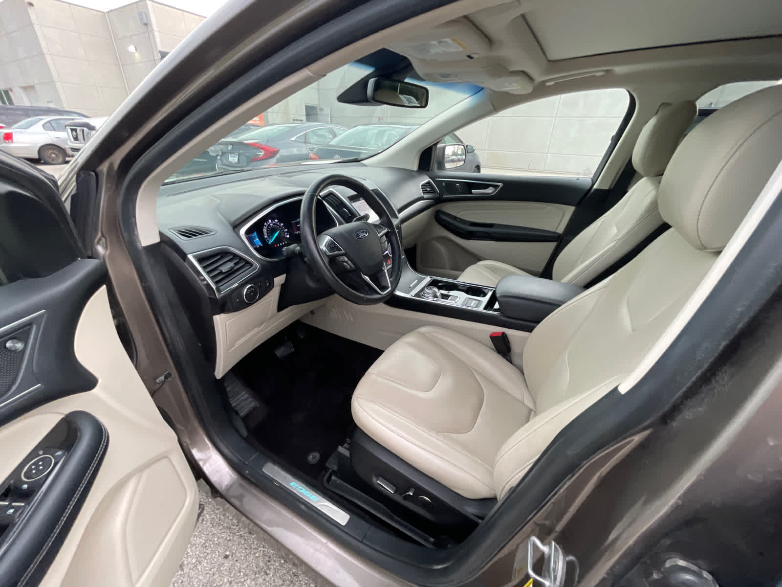 2019 Ford Edge Titanium 11