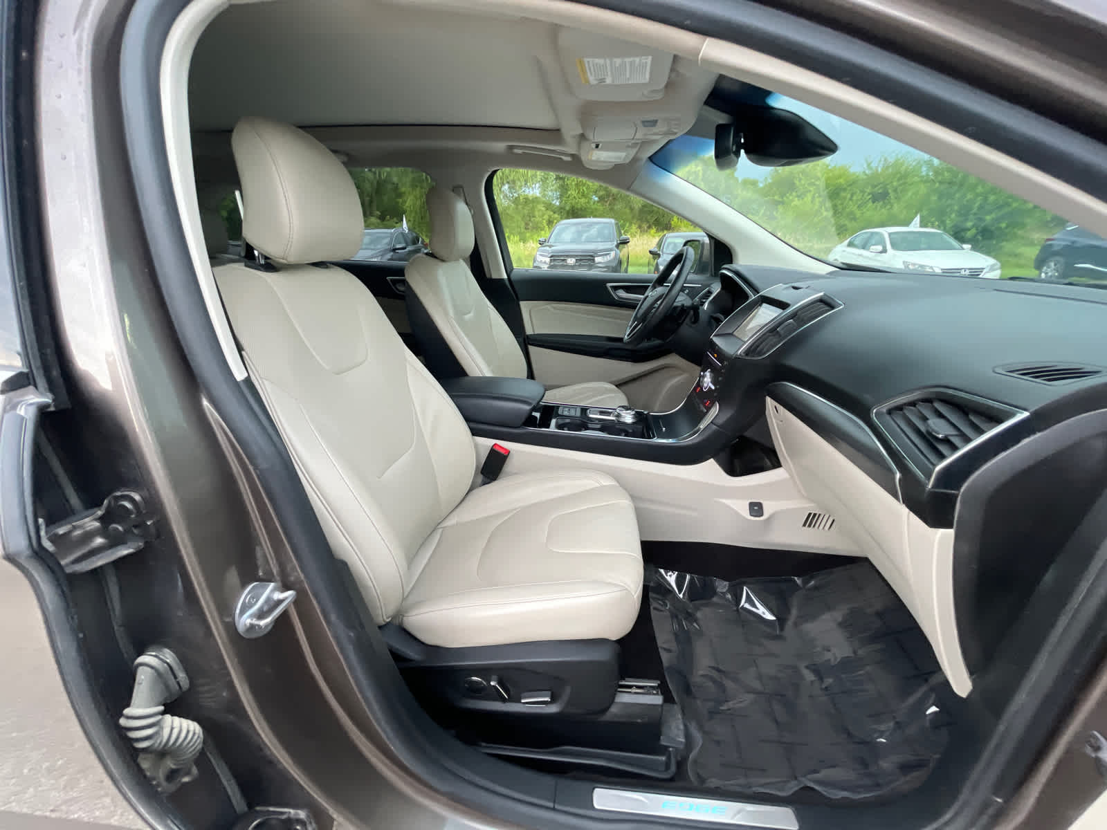 2019 Ford Edge Titanium 15